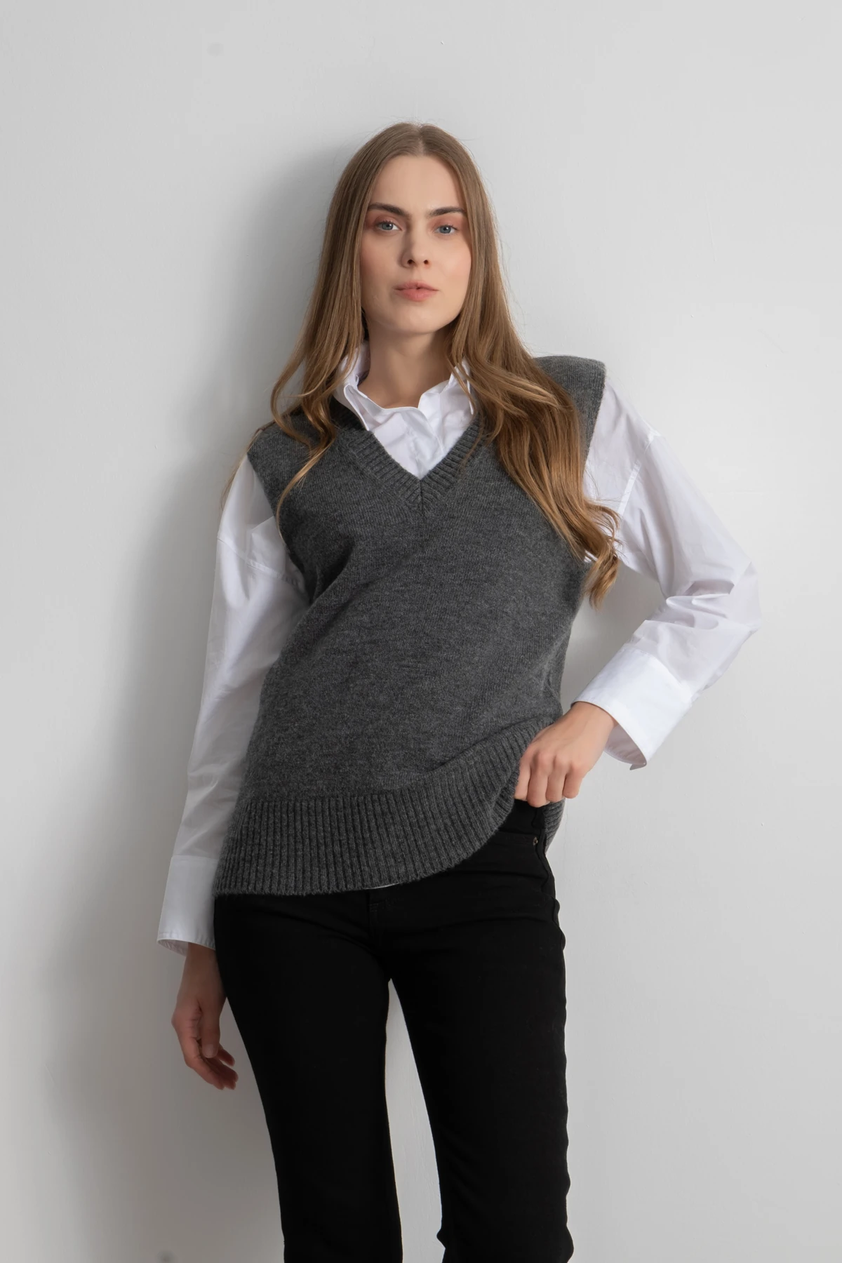 Kadın Tek Plaka V Yaka Yün Triko Süveter