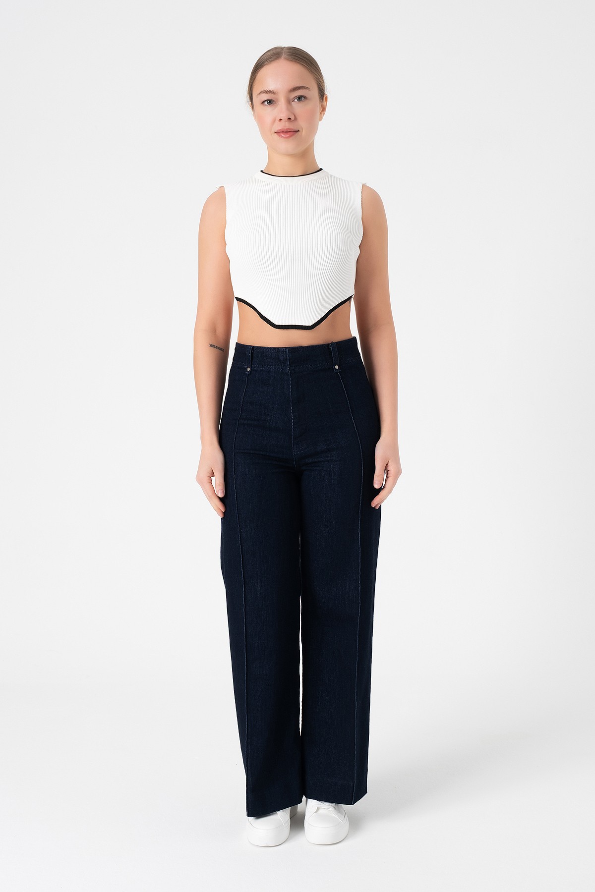 Kolsuz Triko Crop Bluz - Beyaz
