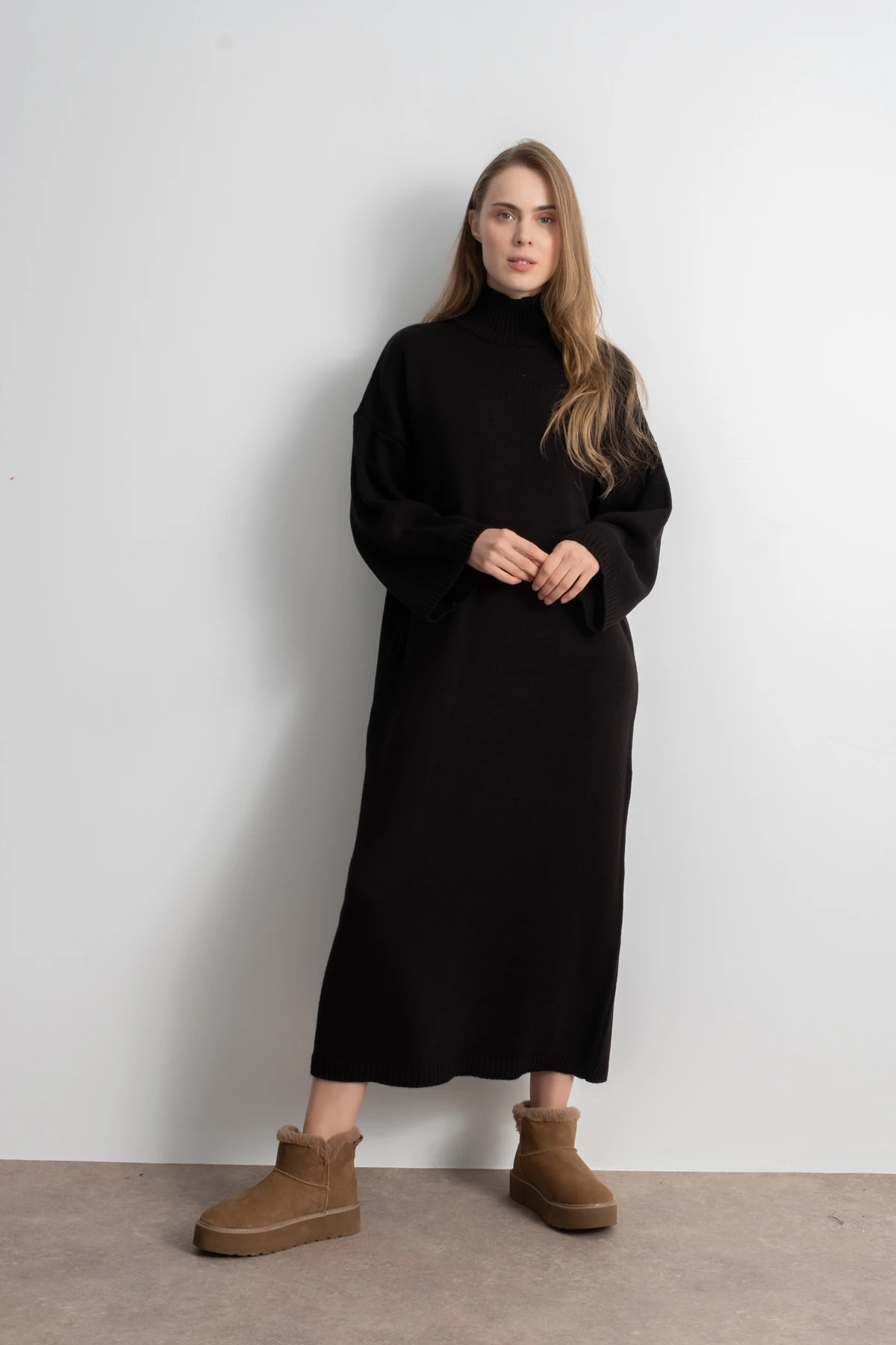 Kadın Boğazlı Oversize Triko Elbise