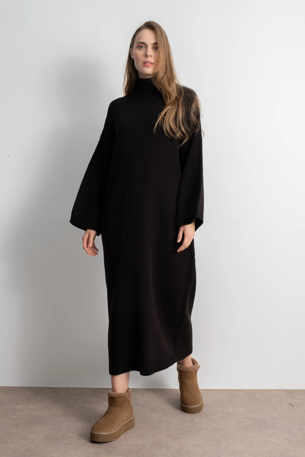 Kadın Boğazlı Oversize Triko Elbise