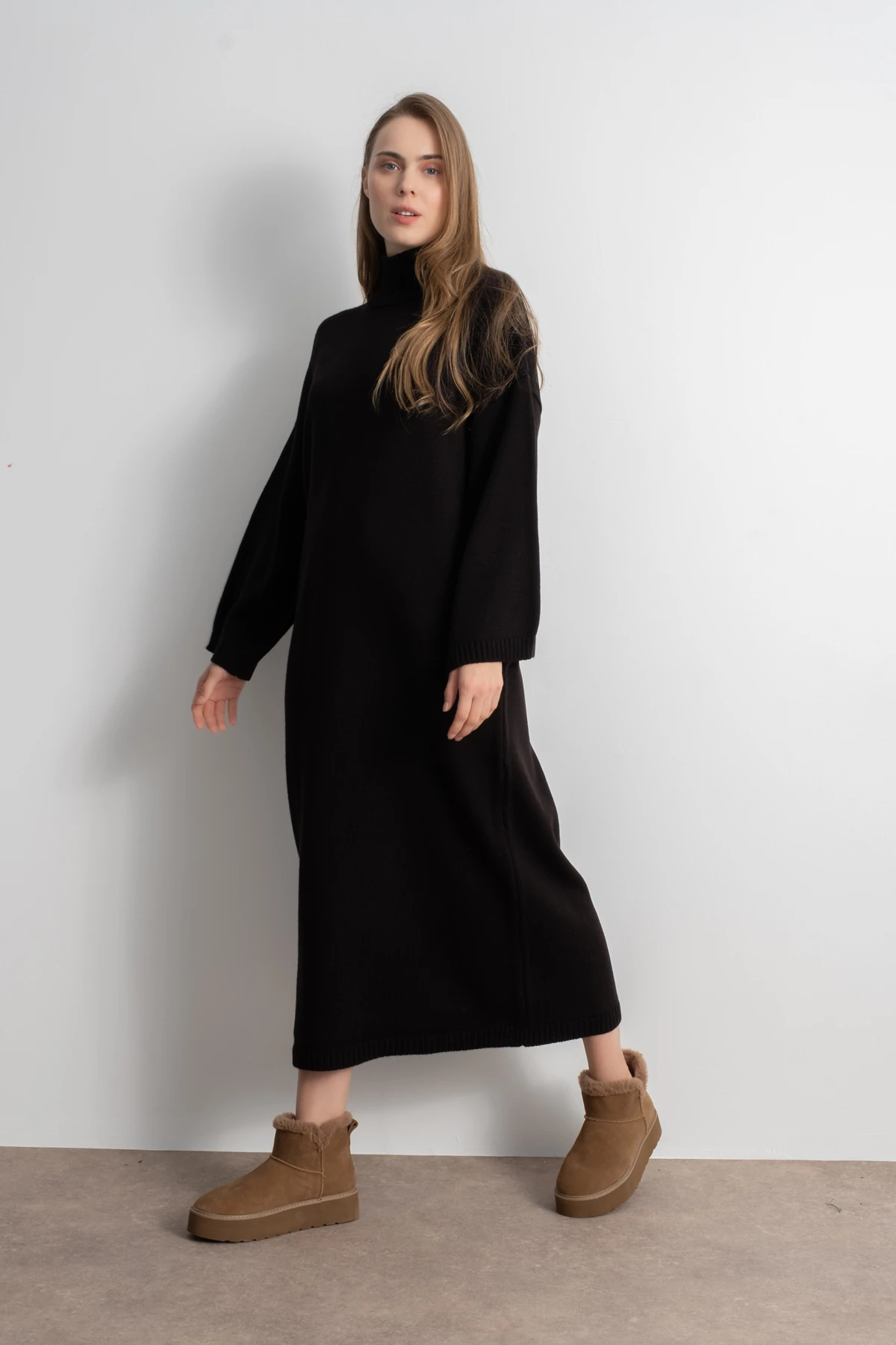 Kadın Boğazlı Oversize Triko Elbise