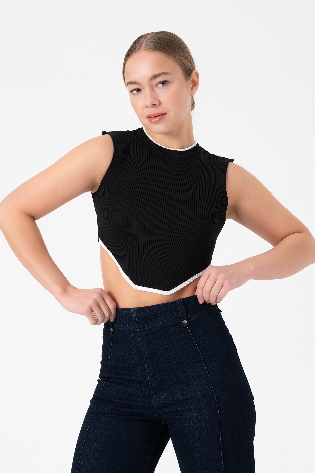 Kolsuz Triko Crop Bluz - Siyah