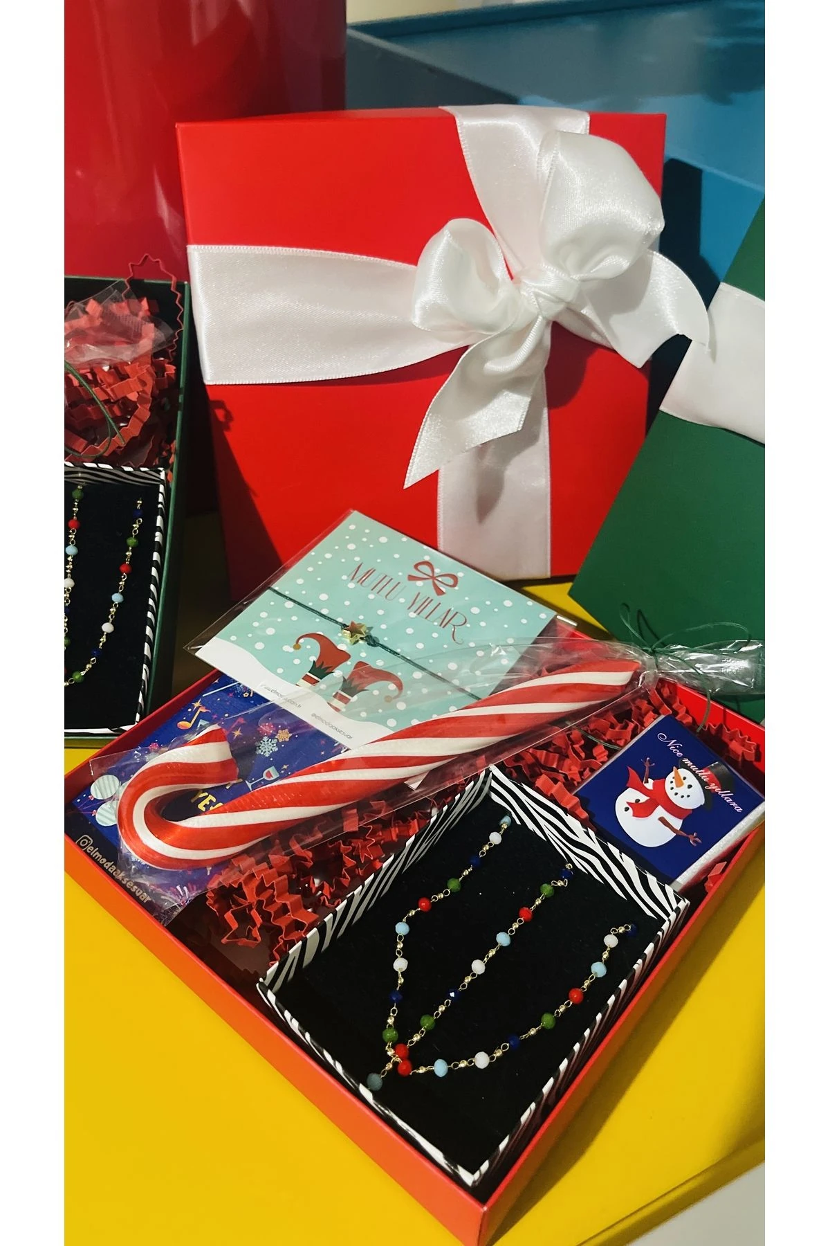 Yılbaşı Konsept Kolye Bileklik Hediye Seti - Yılbaşı Hediye Kutusu