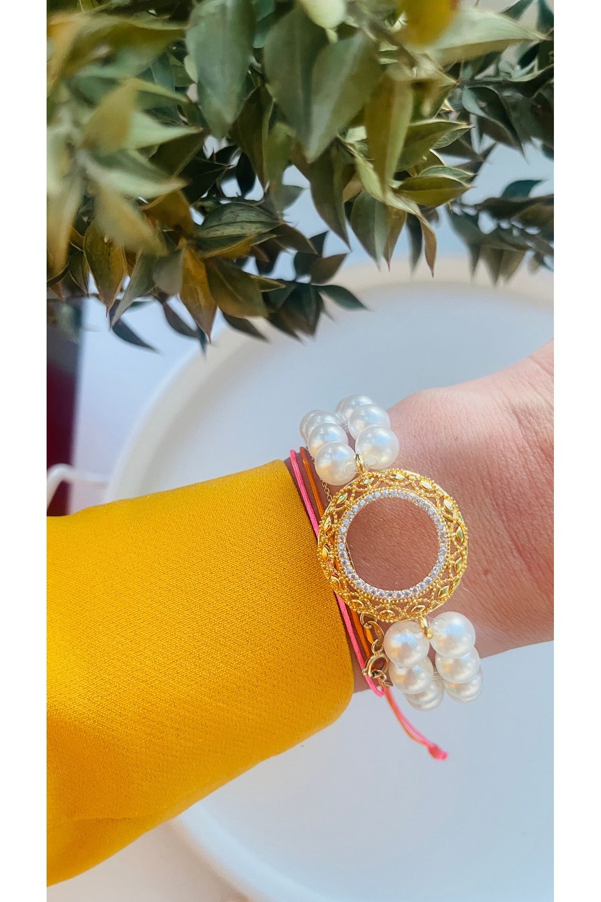 Çeyrek Takılan Bileklik - Zirkon Taşlı Altın Kaplama Çerçeveli Inci Kordonlu Çeyrek Bileklik