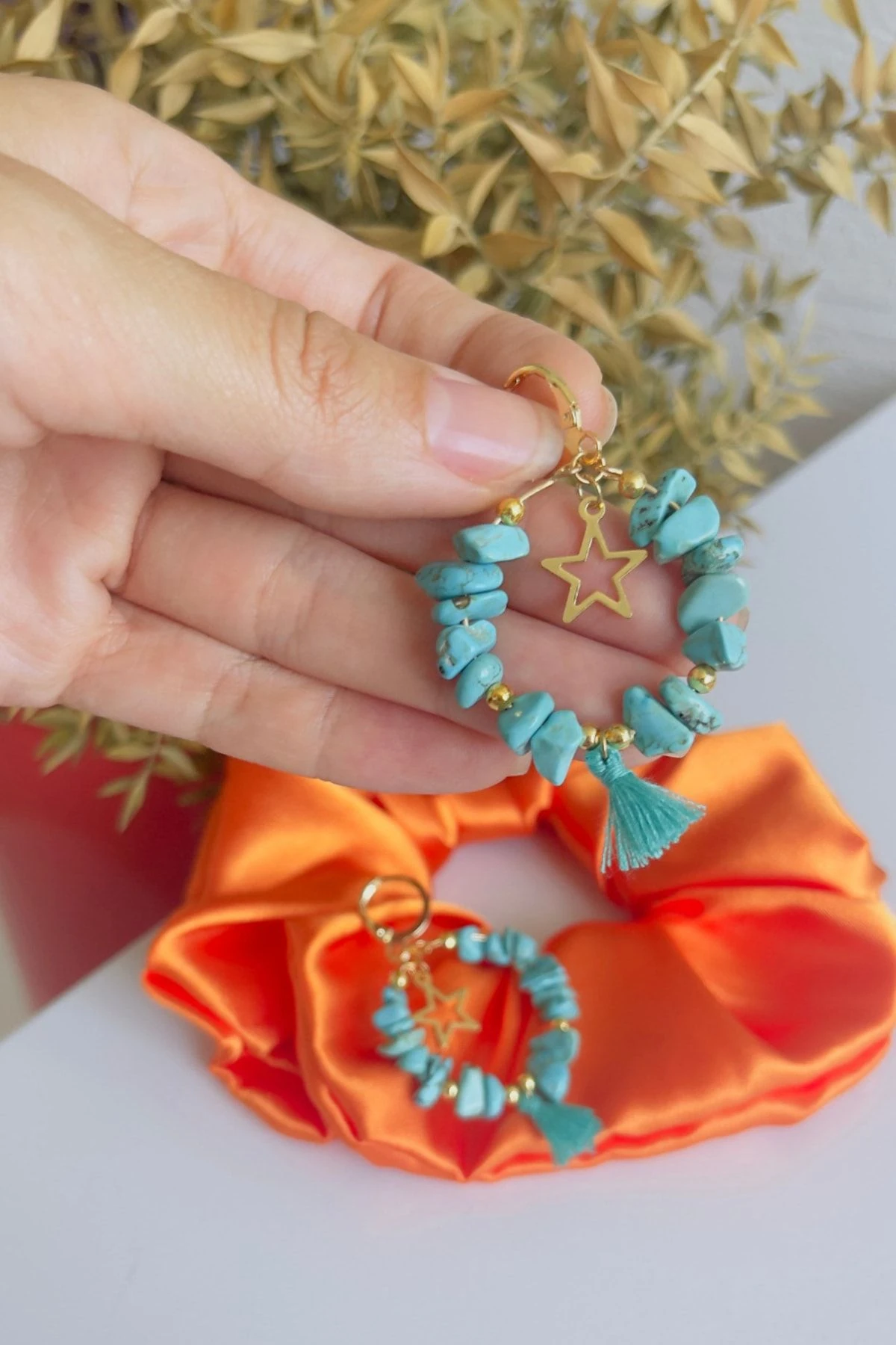 Mavi Taşlı Yıldız Detaylı Püsküllü Küpe