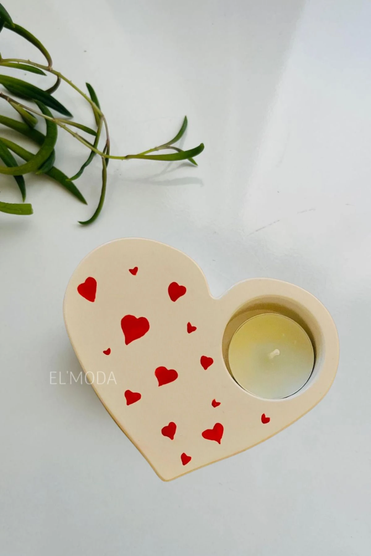 kırmızı kalpli - beyaz