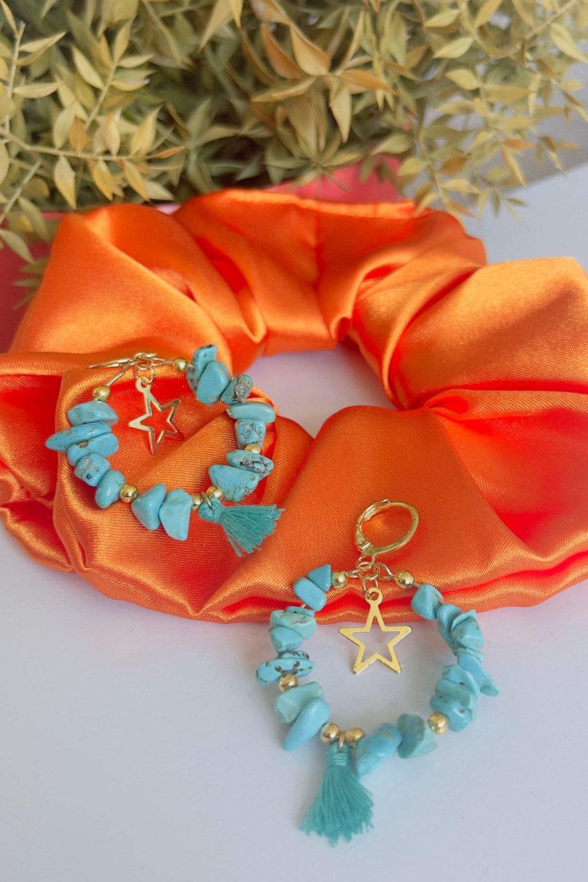 Mavi Taşlı Yıldız Detaylı Püsküllü Küpe