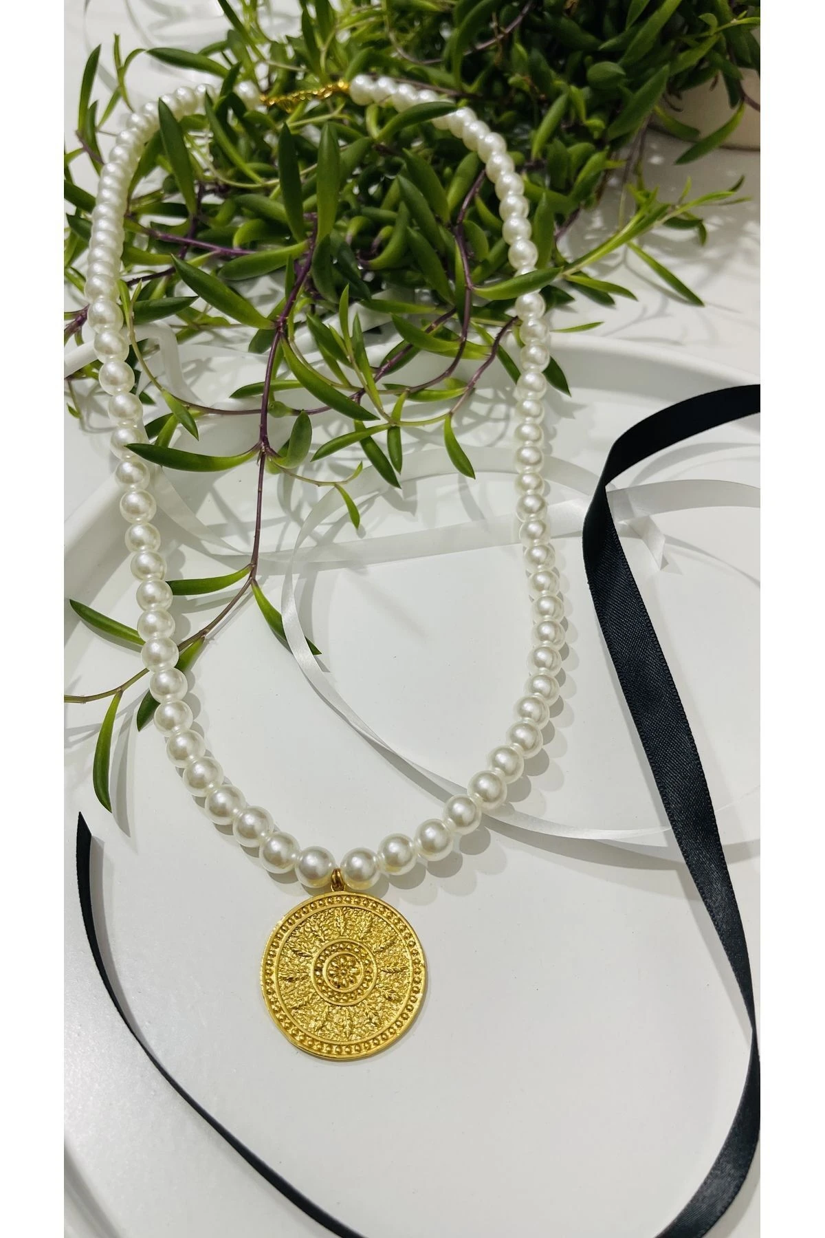 Madalyalı Uzun İnci Kolye - Hediyelik Kolye