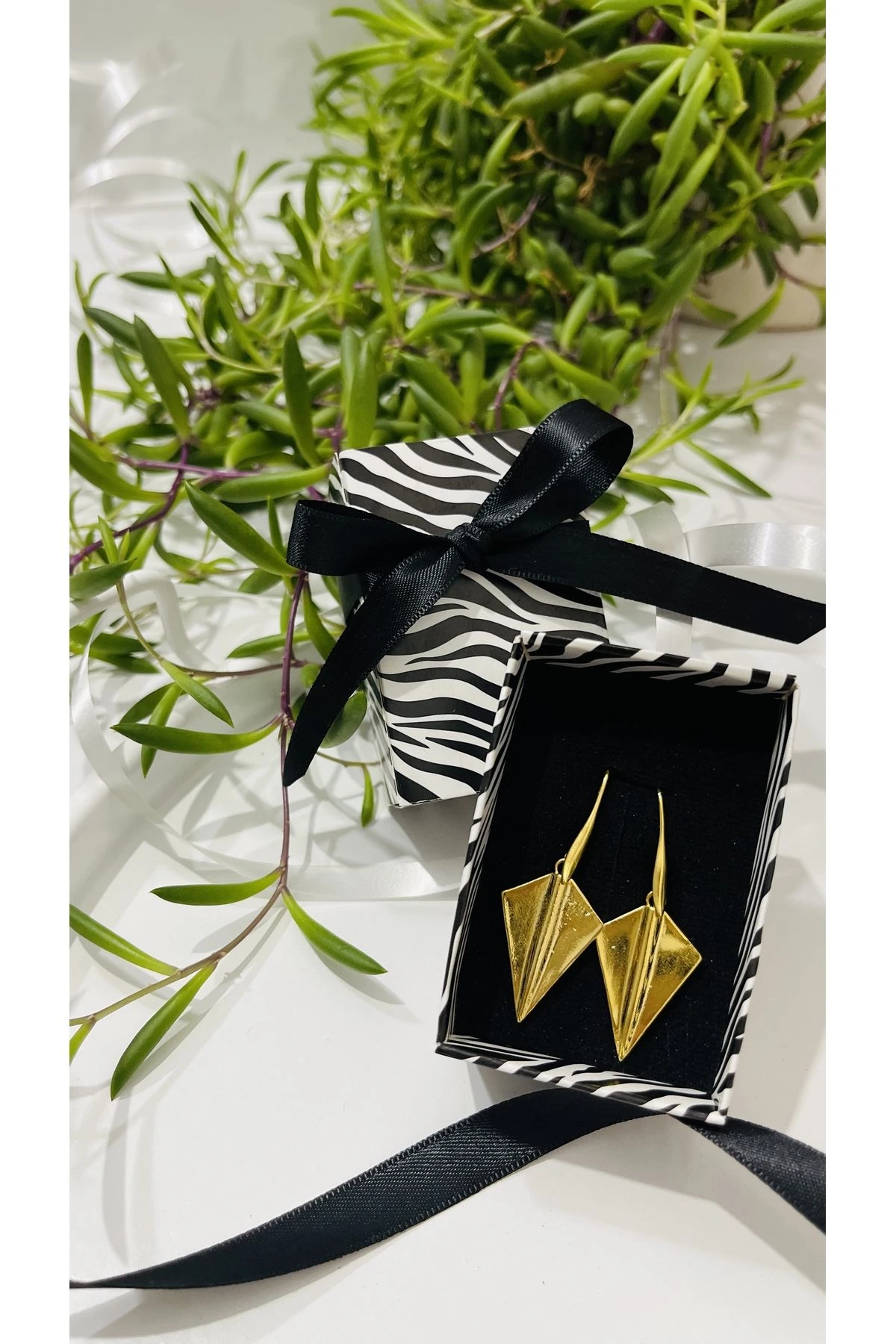 Altın Kaplama Sallantılı Piramit Küpe - Hediyelik Küpe