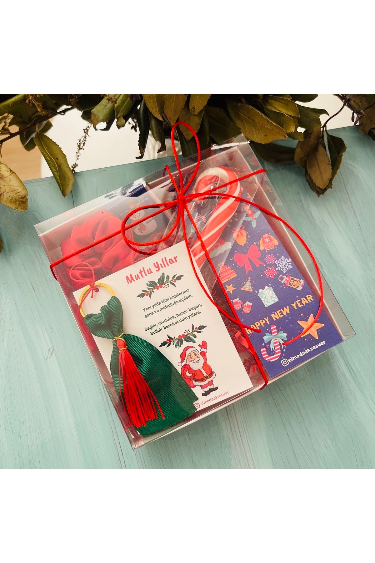 Yılbaşı Hediye Seti- Anahtarlık, Toka, Kitap Ayracı, Baston Şeker, Çikolatalı Set
