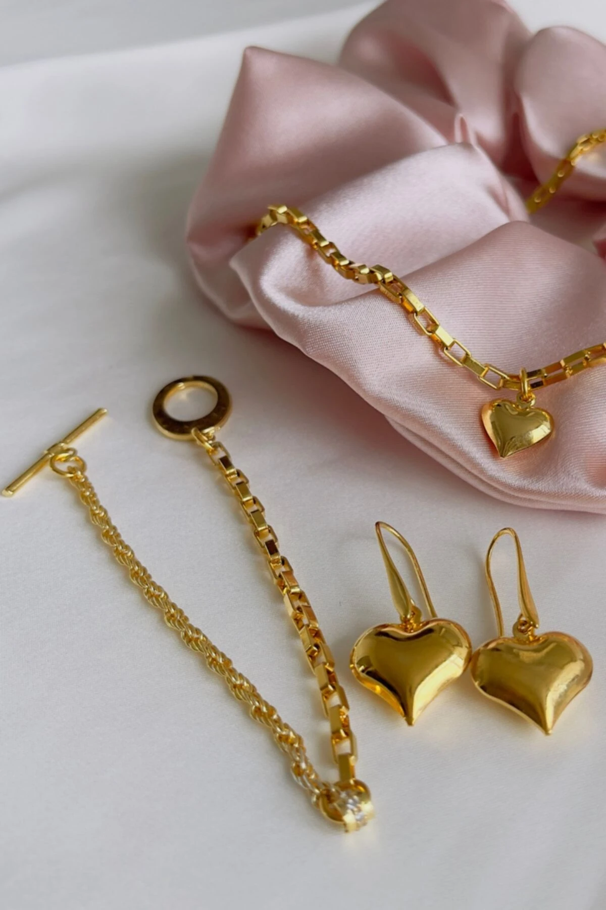 Altın Kaplama Kalpli Kolye Bileklik Küpe Takımı