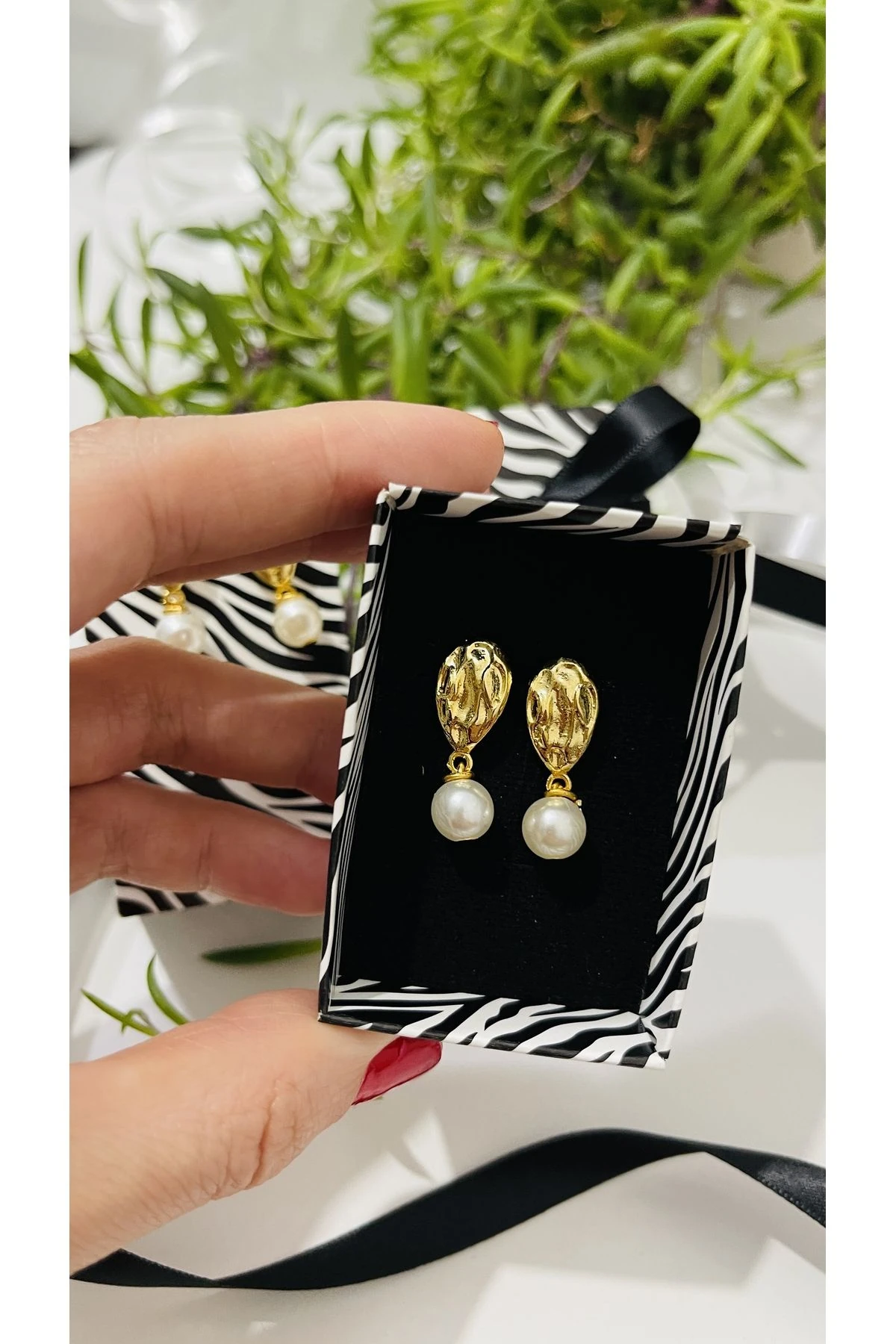 Altın Kaplama Tek Incili Küpe -hediyelik Küpe