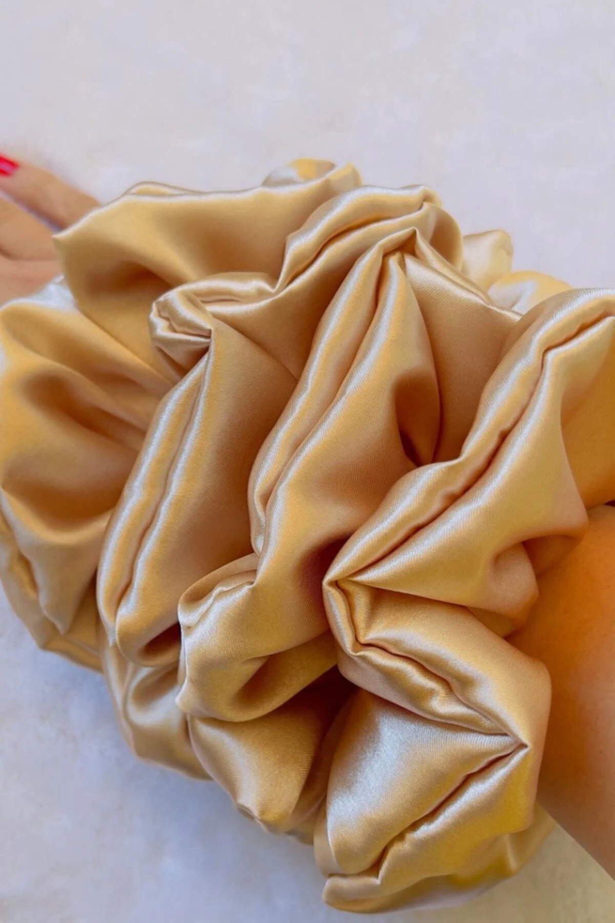 Bej Saten Lastikli Toka