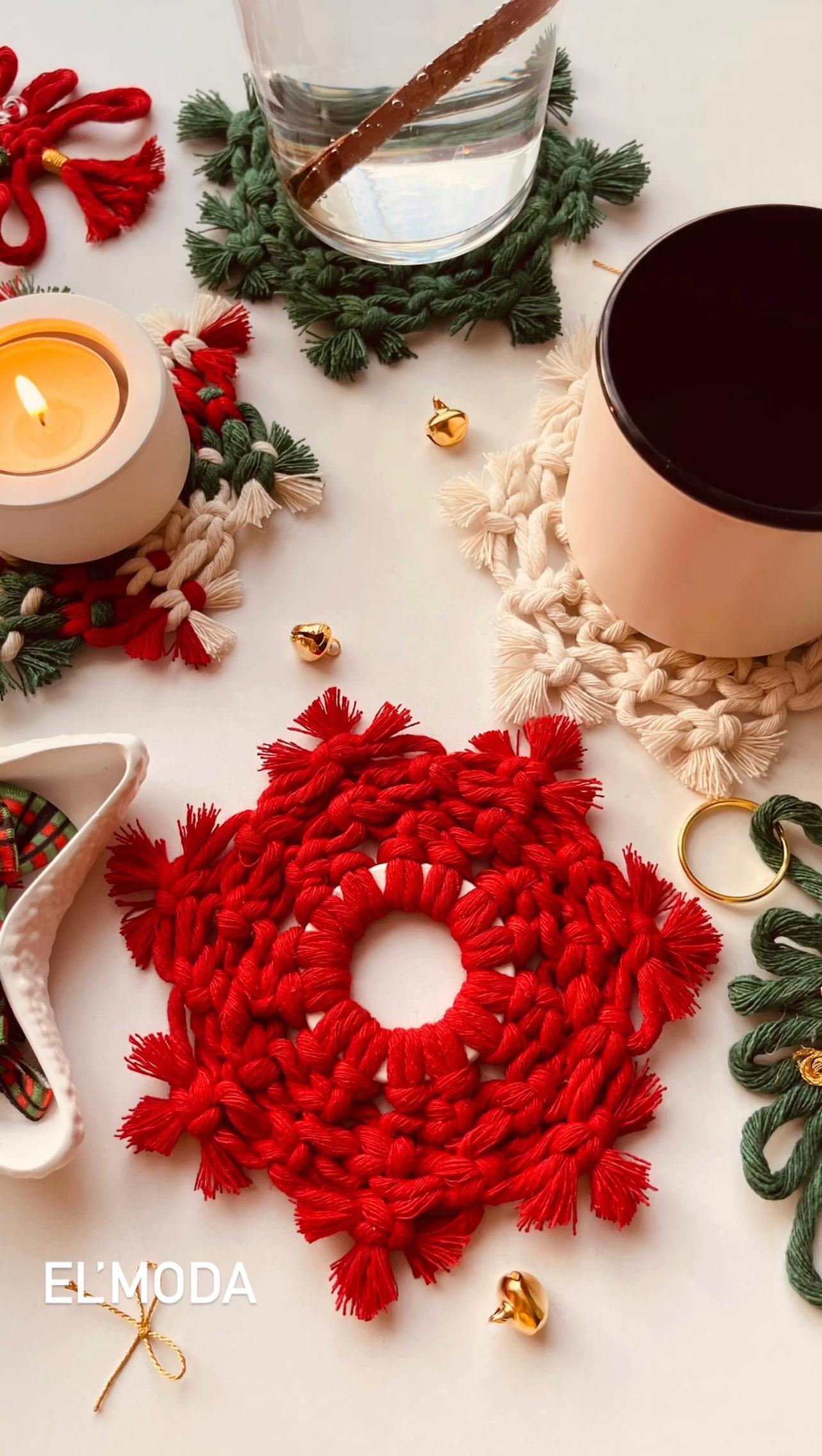 Yılbaşı Temalı El Yapımı Makrome Kar Tanesi Bardak Altlığı  - kırmızı