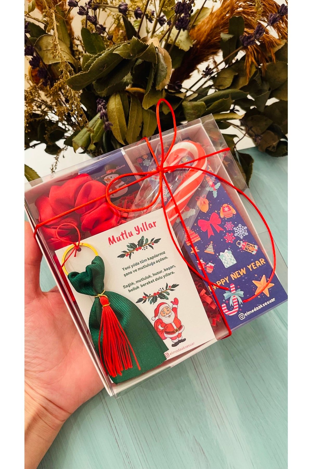 Yılbaşı Hediye Seti- Anahtarlık, Toka, Kitap Ayracı, Baston Şeker, Çikolatalı Set