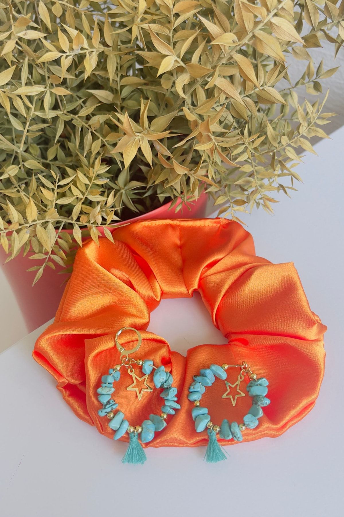 Mavi Taşlı Yıldız Detaylı Püsküllü Küpe