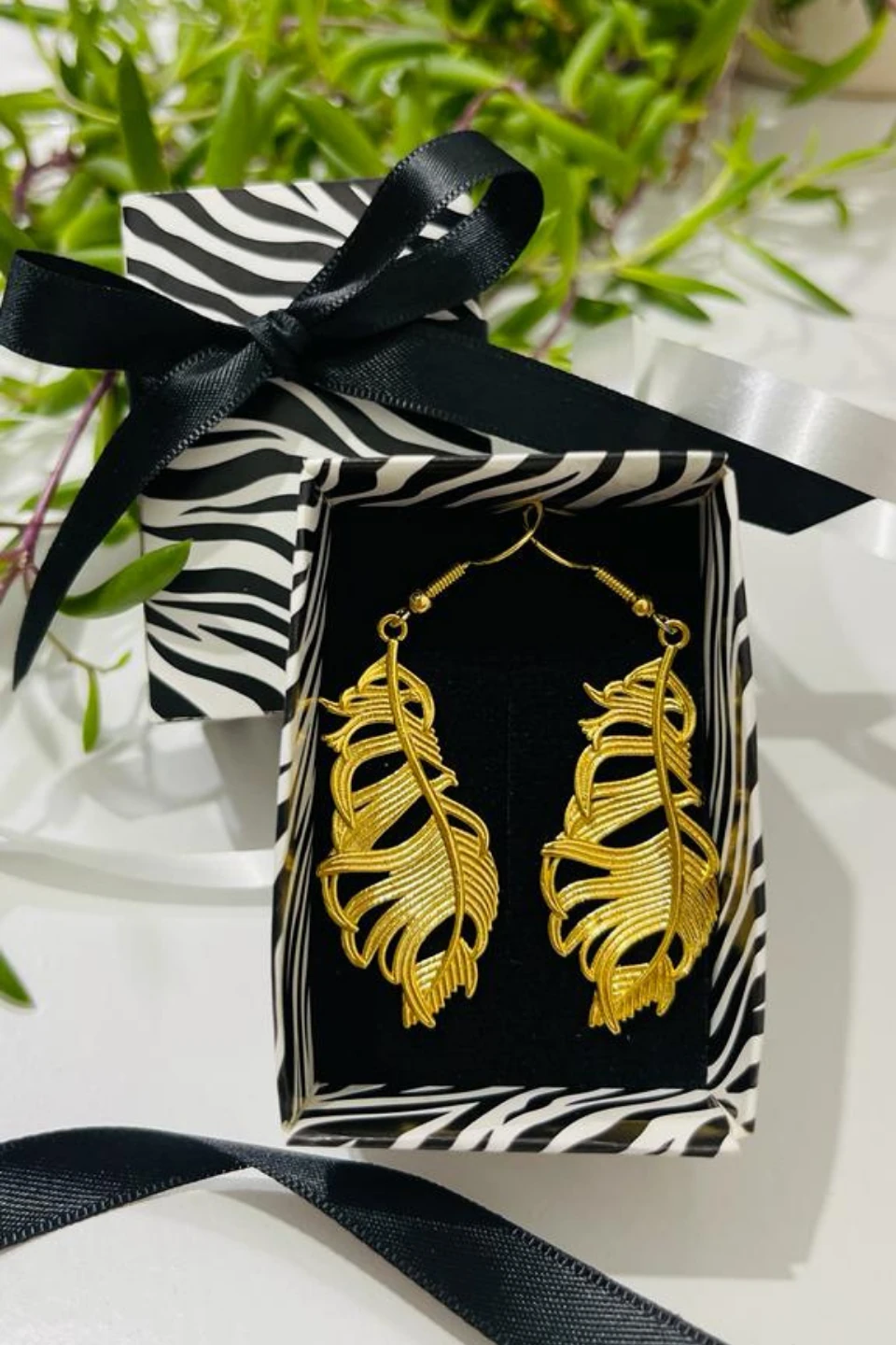 Altın Kaplama Sallantılı Yaprak Küpe