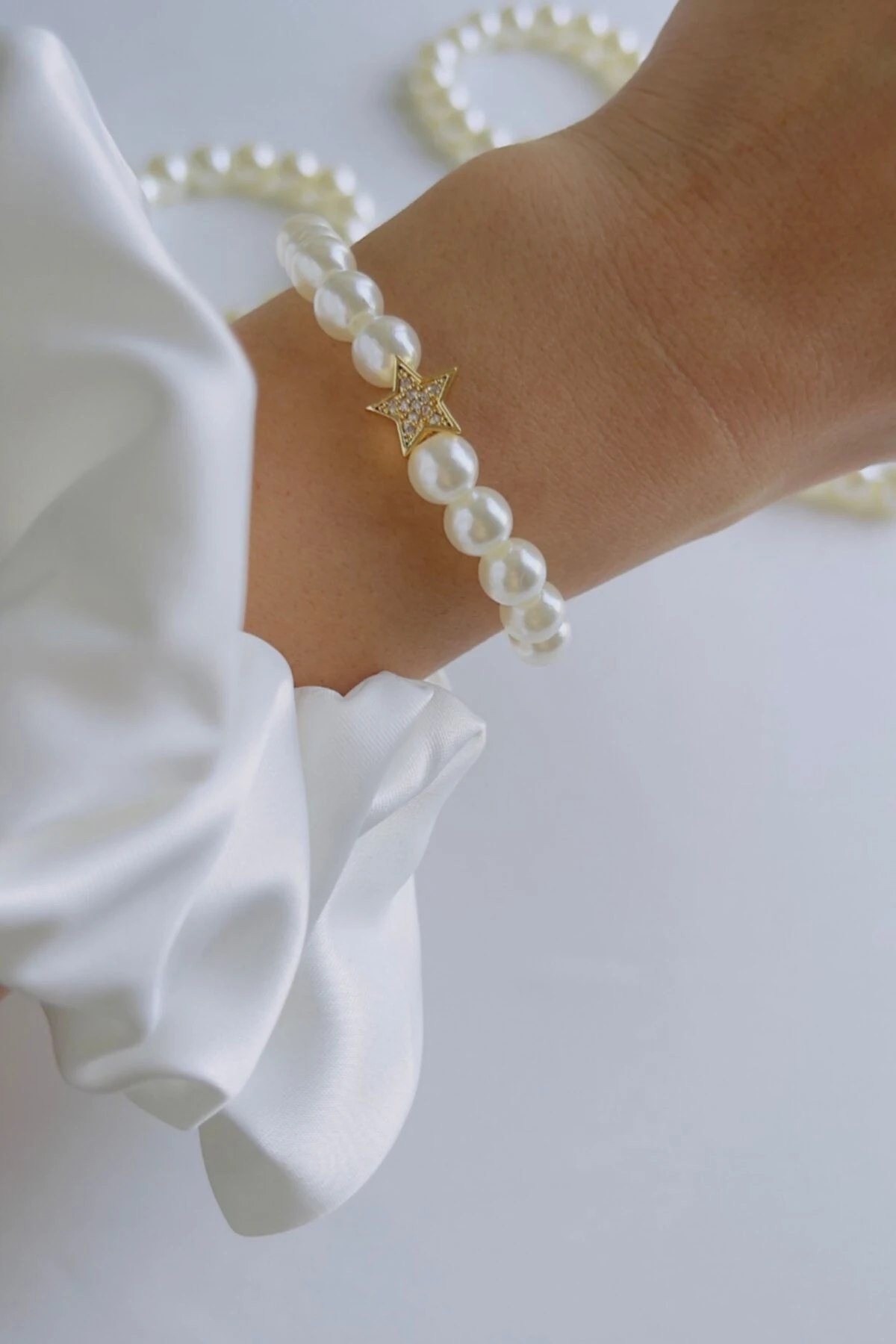 Taşlı Yıldız Detaylı Inci Bileklik