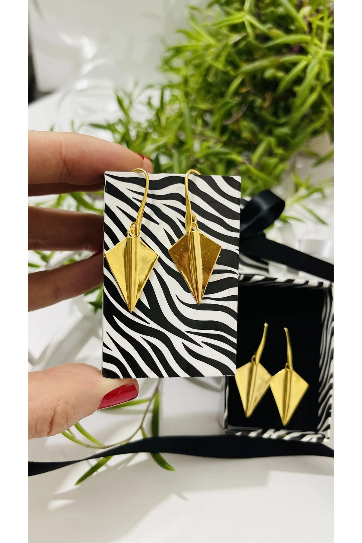 Altın Kaplama Sallantılı Piramit Küpe - Hediyelik Küpe