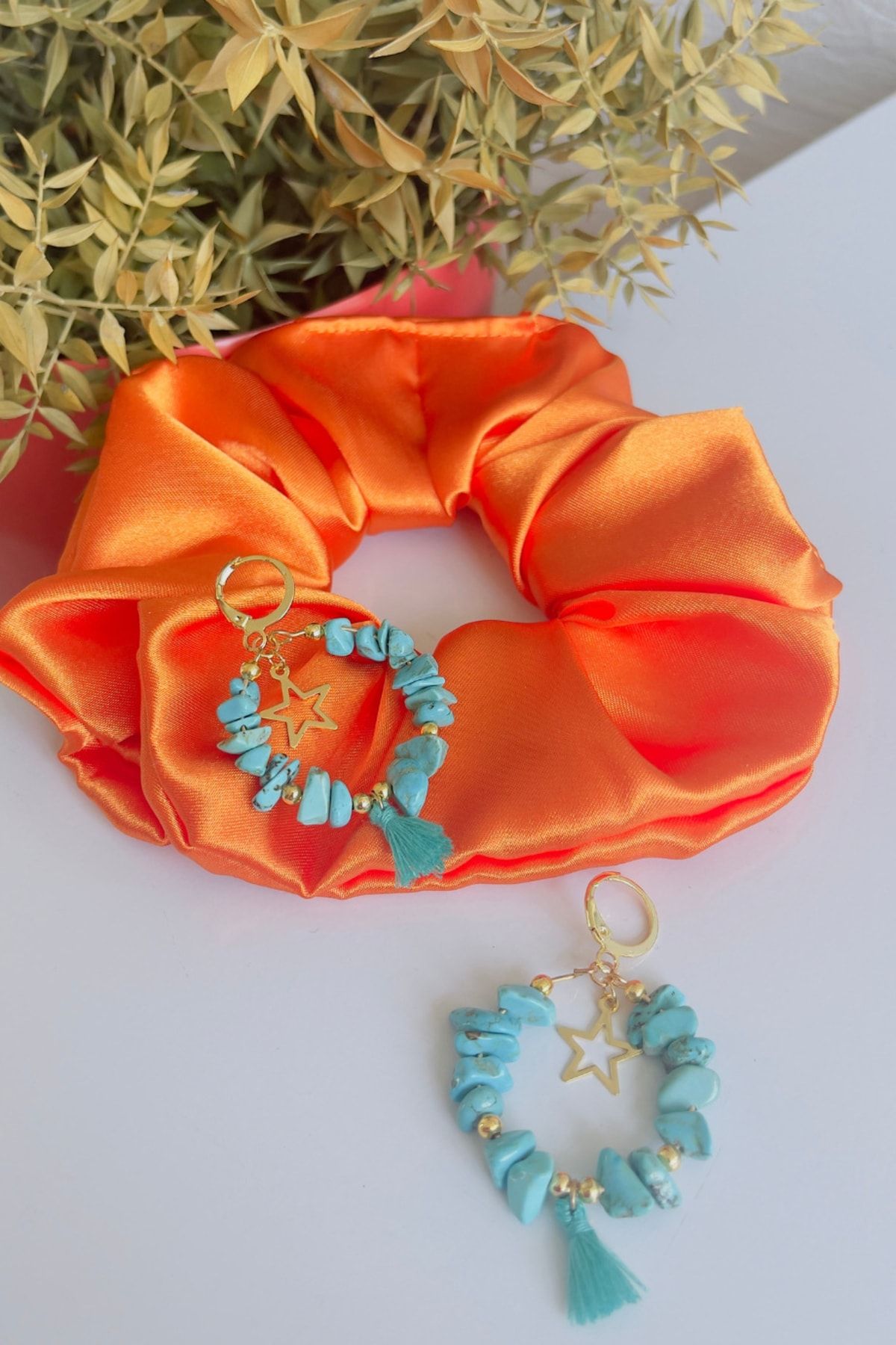 Mavi Taşlı Yıldız Detaylı Püsküllü Küpe