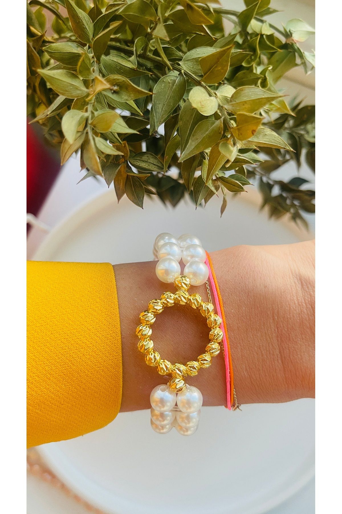 Çeyrek Takılan Bileklik - Altın Kaplama Dorika Çerçeveli Inci Kordonlu Çeyrek Bileklik