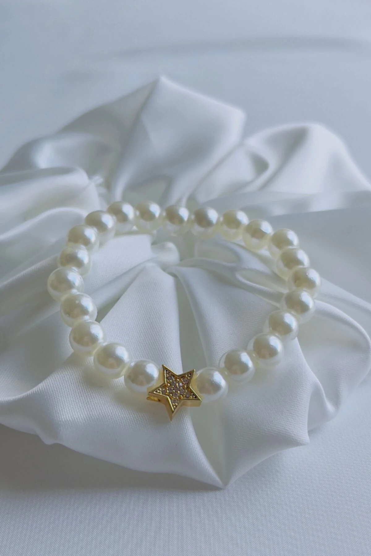 Taşlı Yıldız Detaylı Inci Bileklik