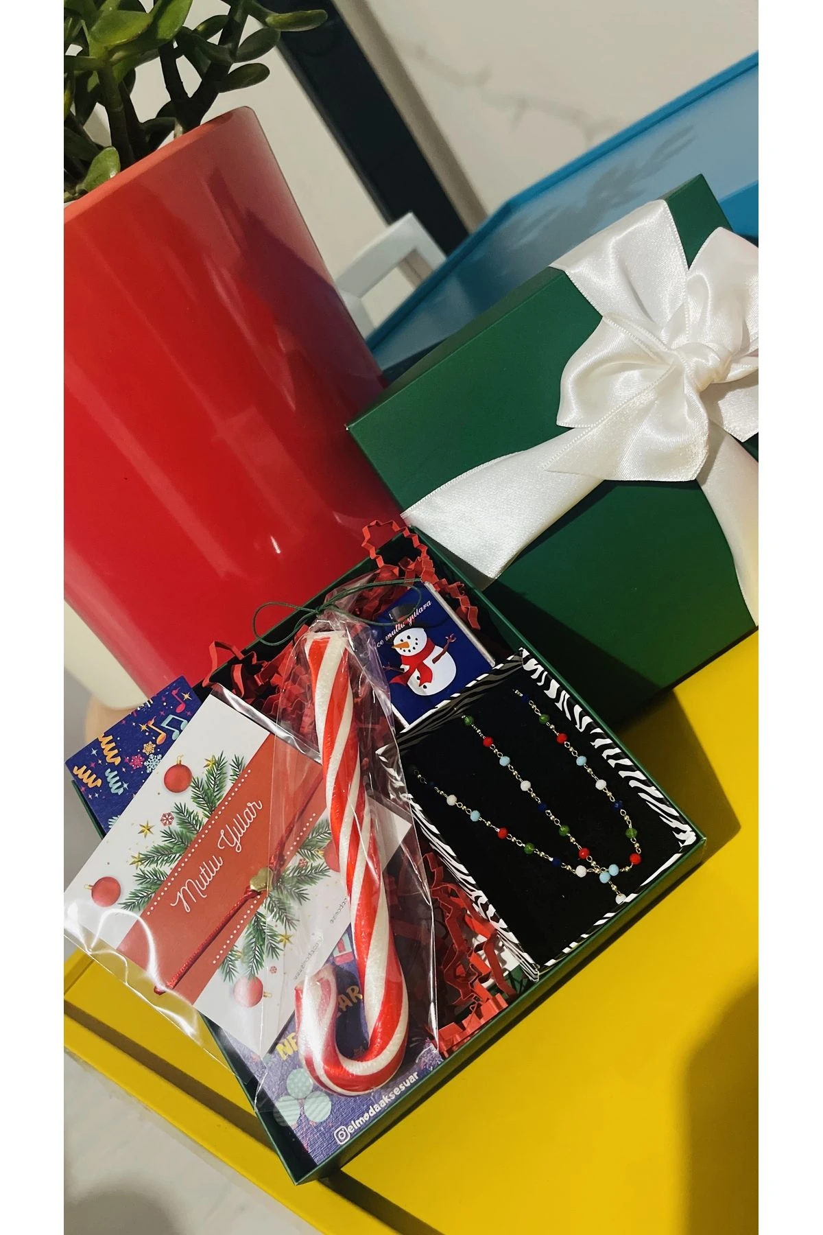 Yılbaşı Konsept Kolye Bileklik Hediye Seti - Yılbaşı Hediye Kutusu