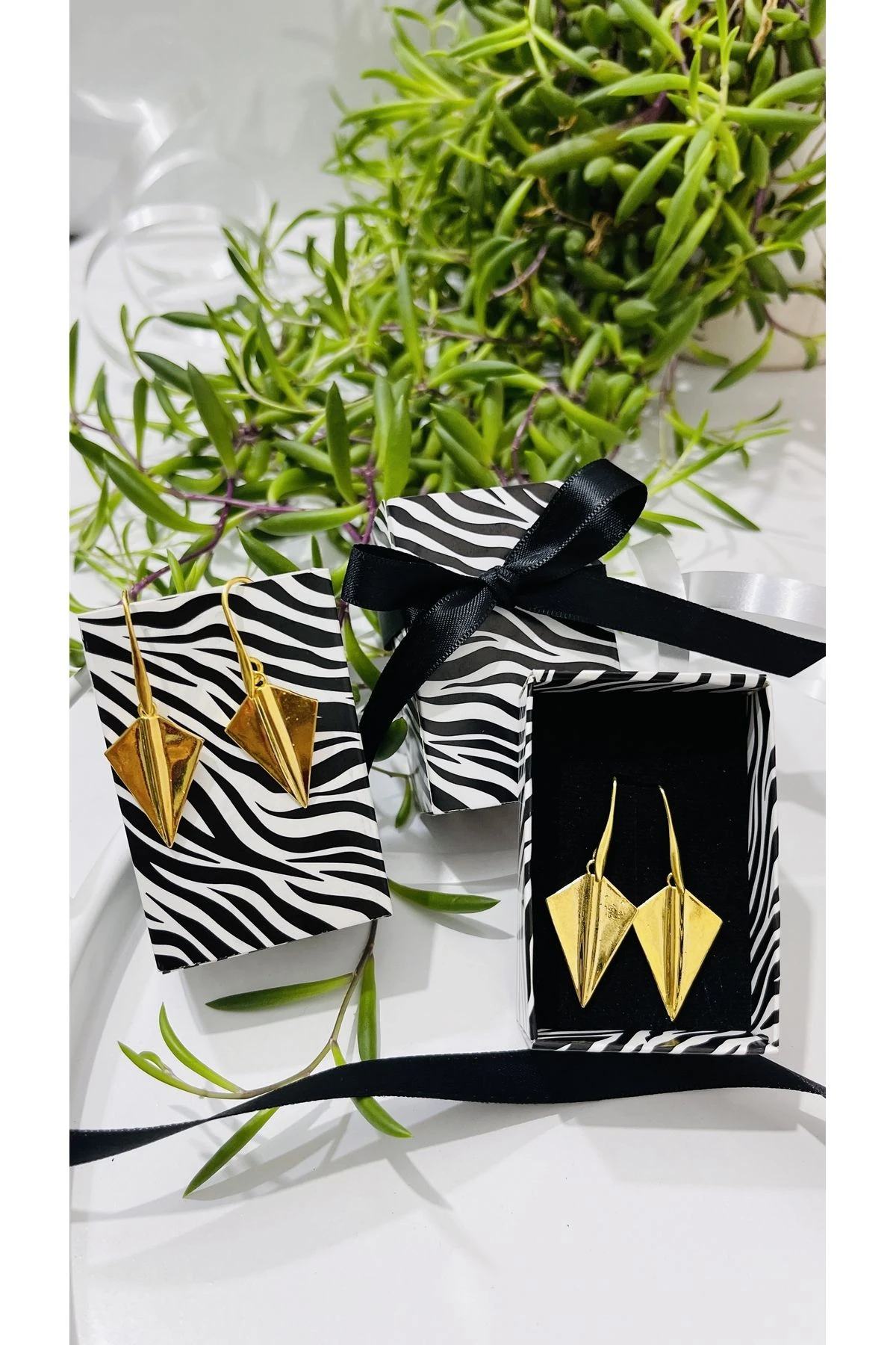 Altın Kaplama Sallantılı Piramit Küpe - Hediyelik Küpe