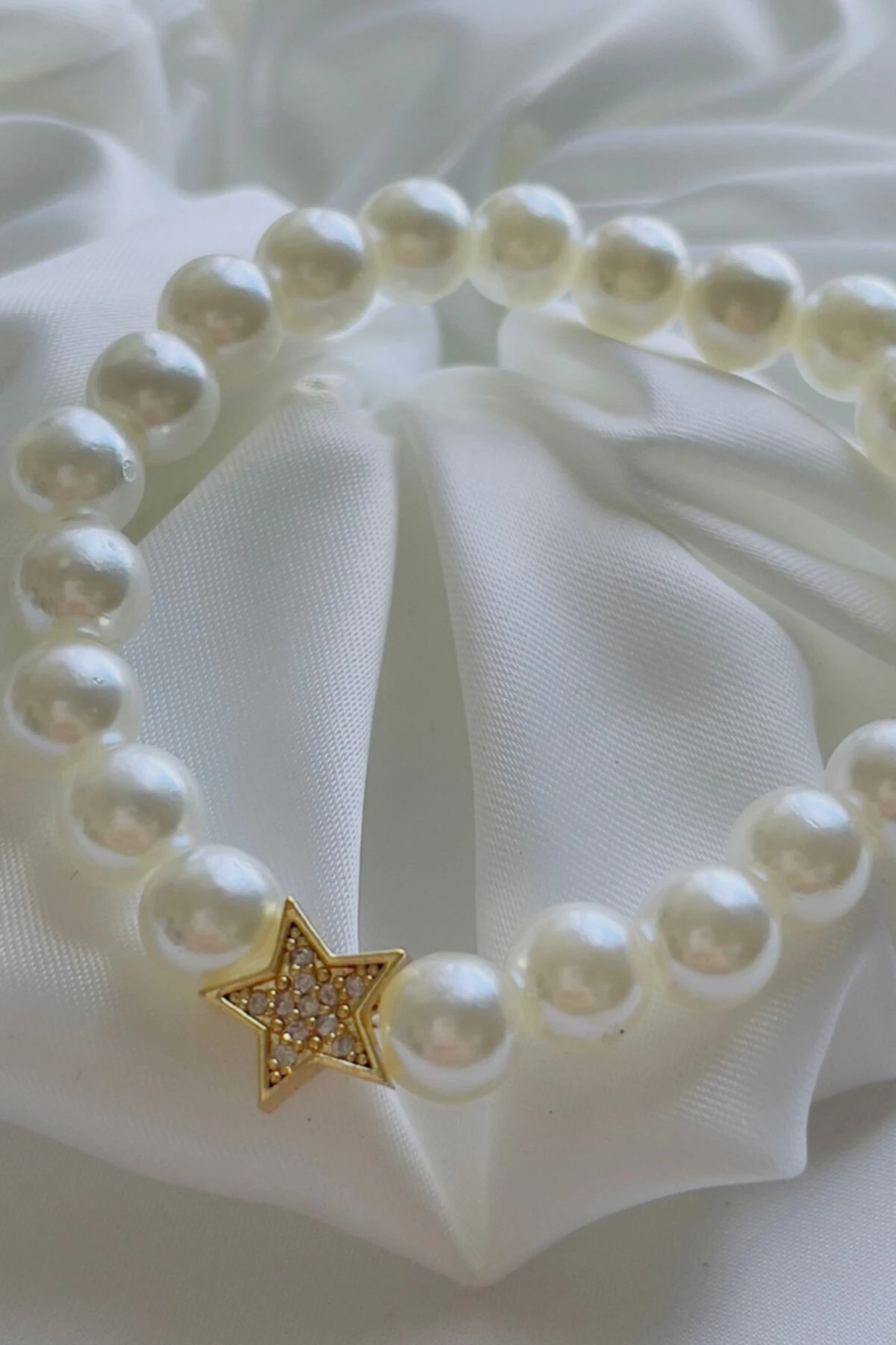 Taşlı Yıldız Detaylı Inci Bileklik