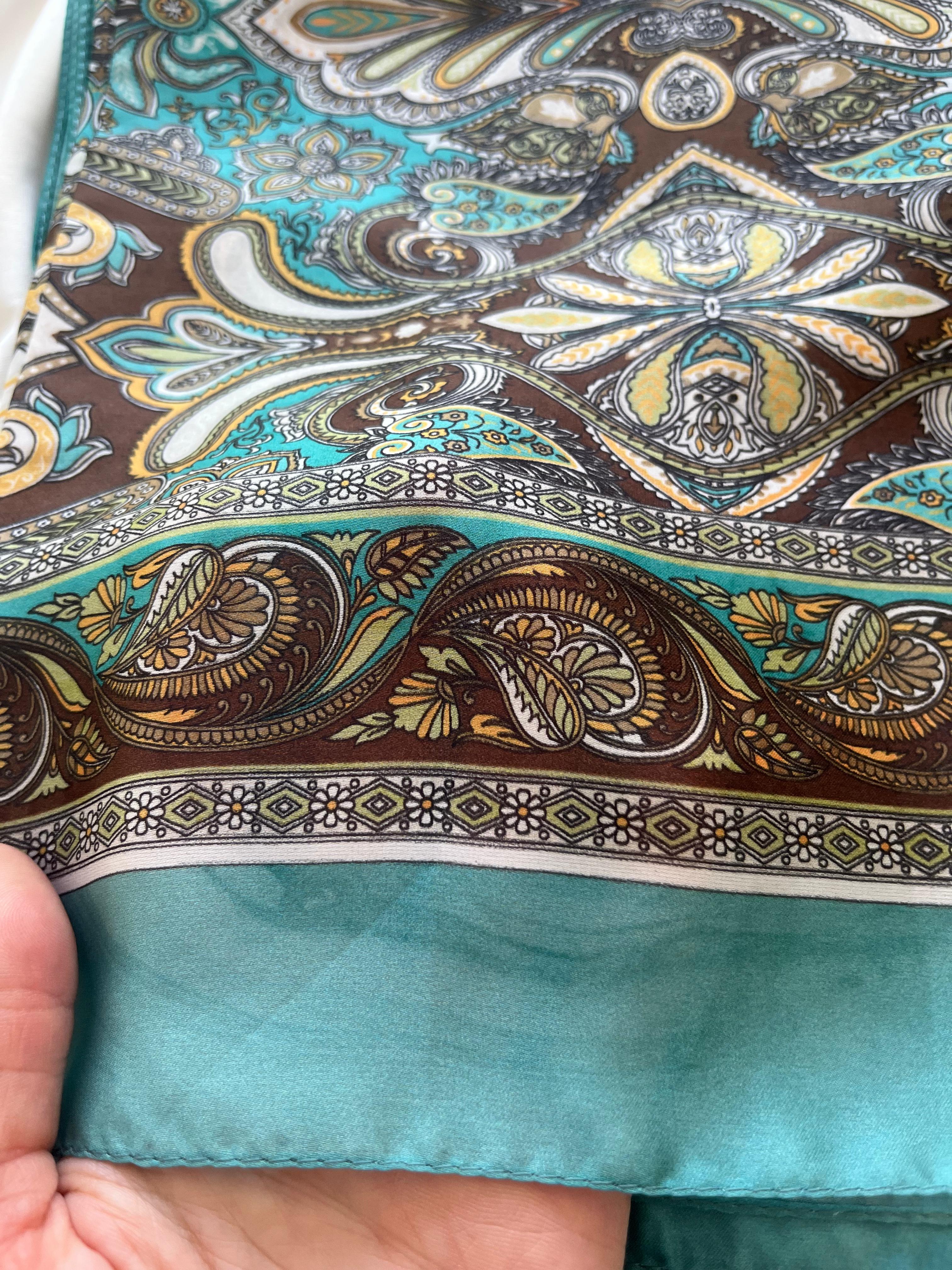 Desenli Hint İpeği Şal