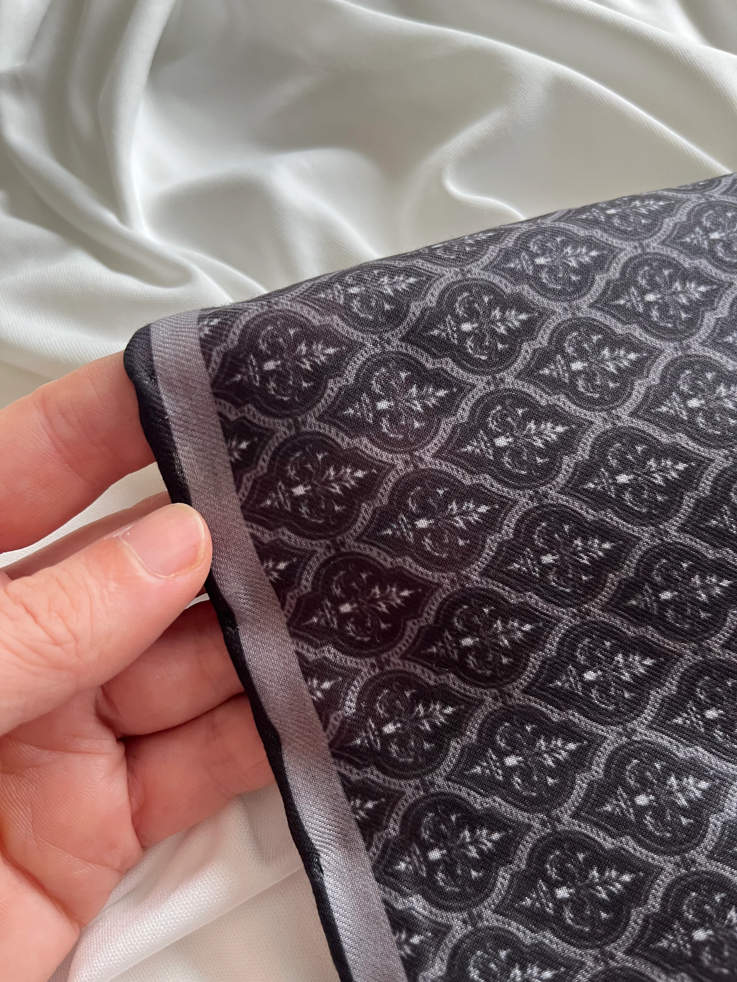 Etnik Minik Desenli Soft Eşarp