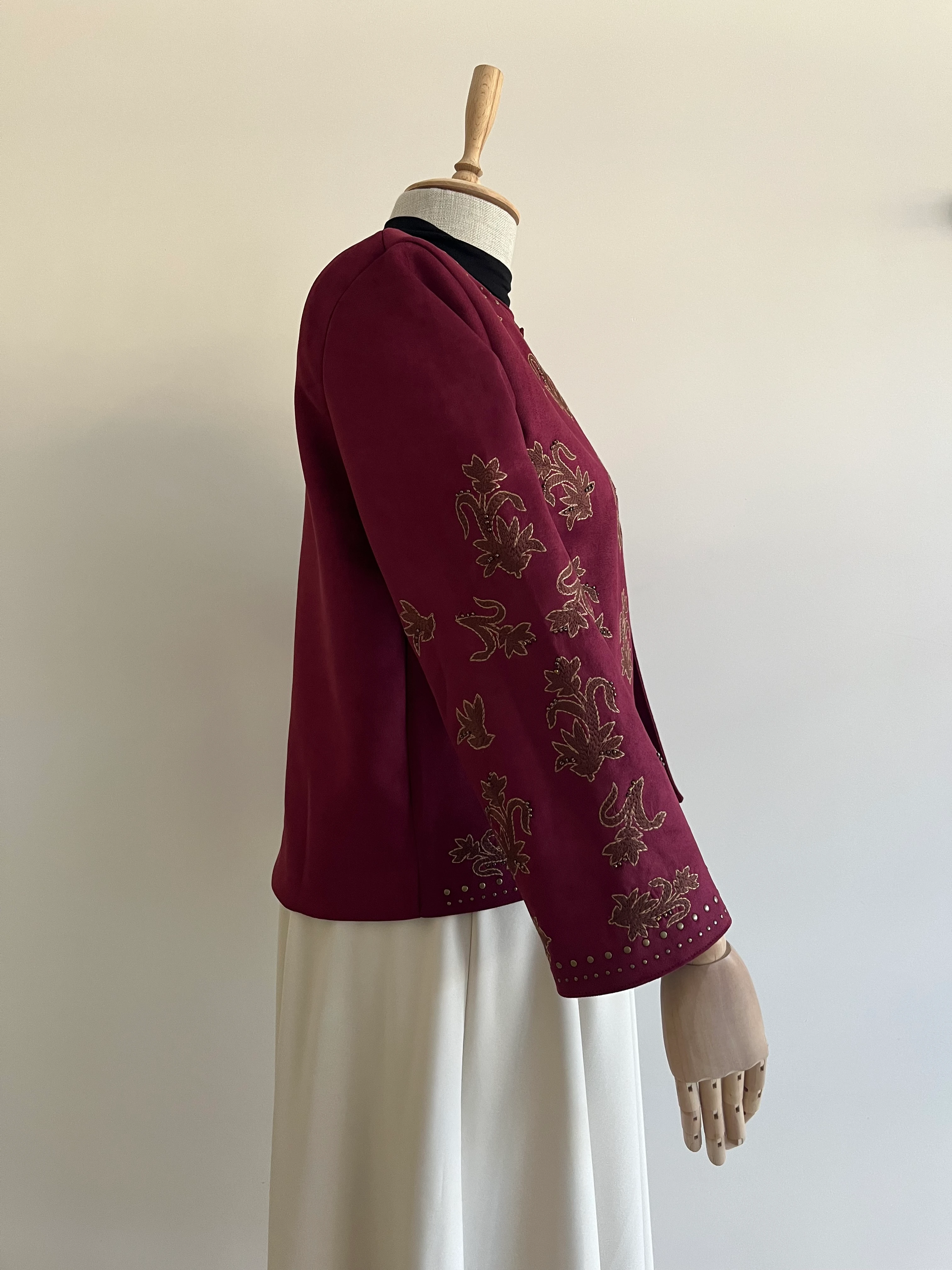 Boncuk İşlemeli Astarlı Süet Ceket