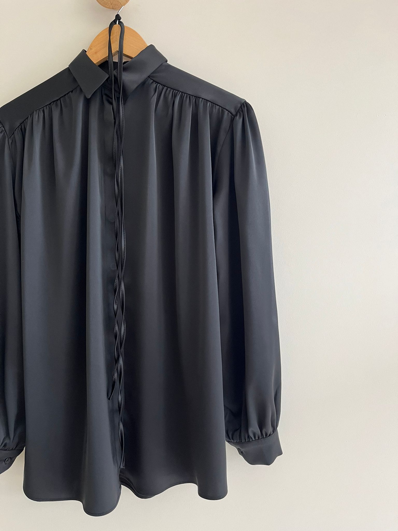 Robalı Saten Gömlek