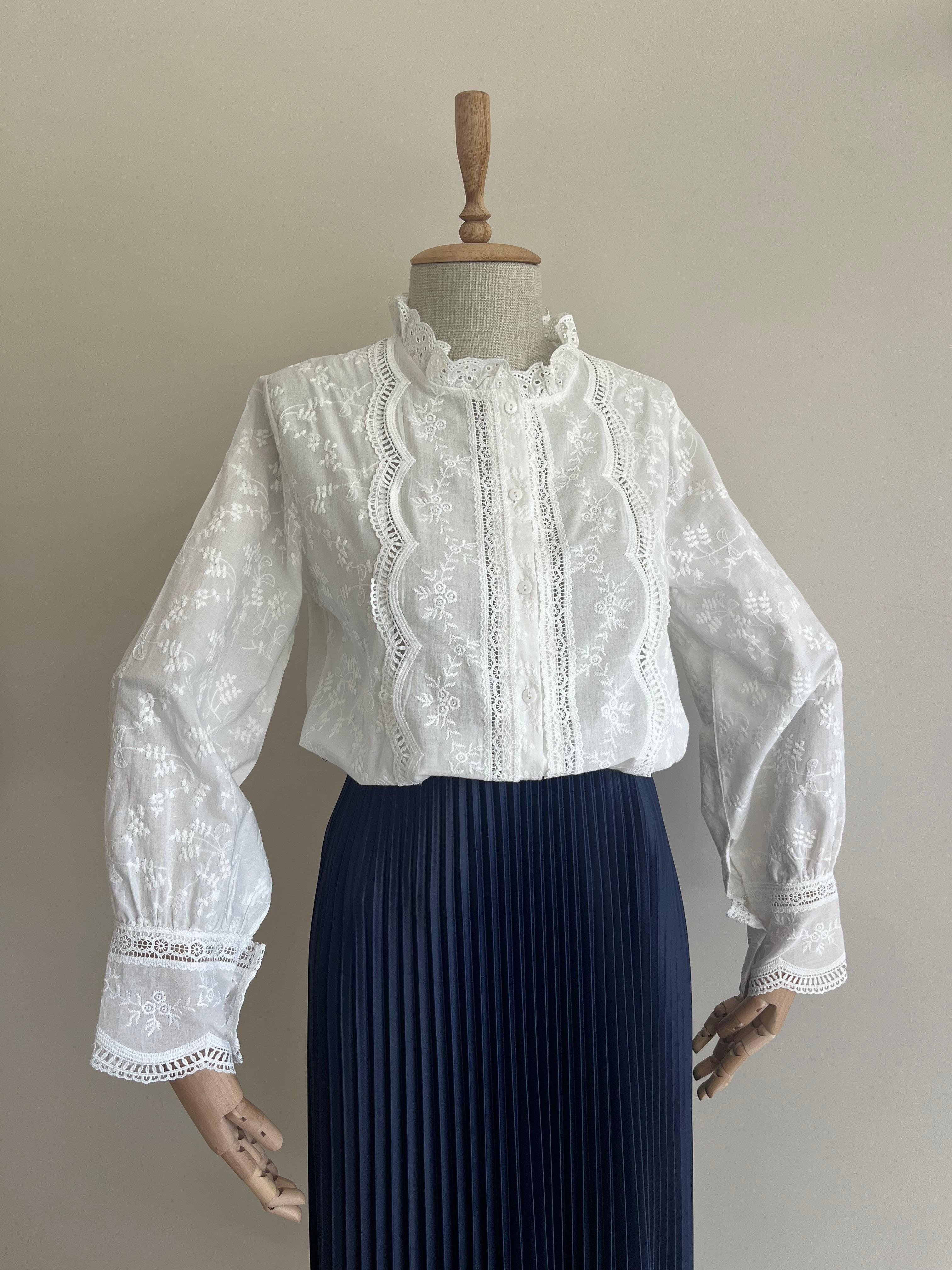 Lace Shirt with Scalloped Collar 