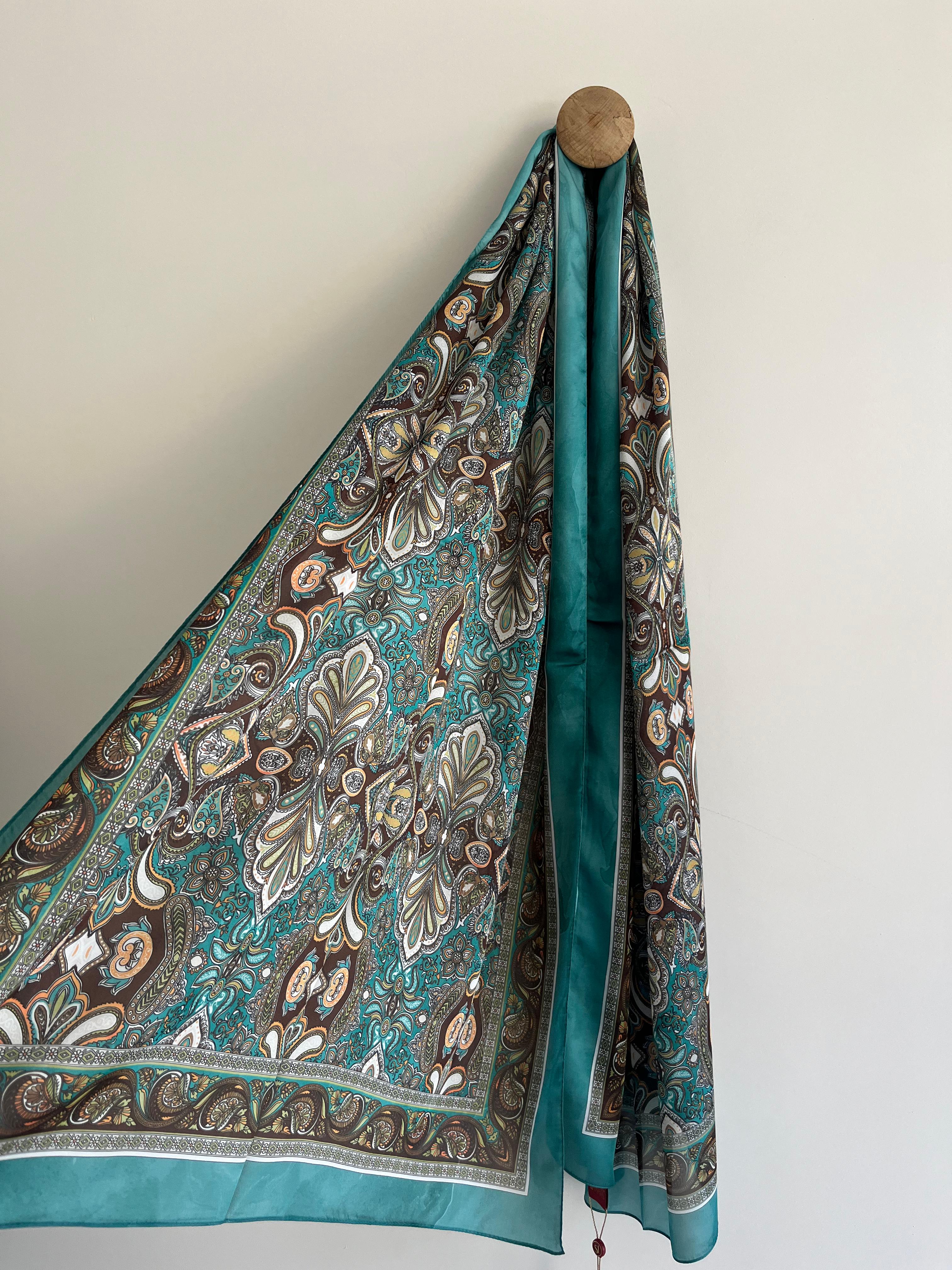 Desenli Hint İpeği Şal