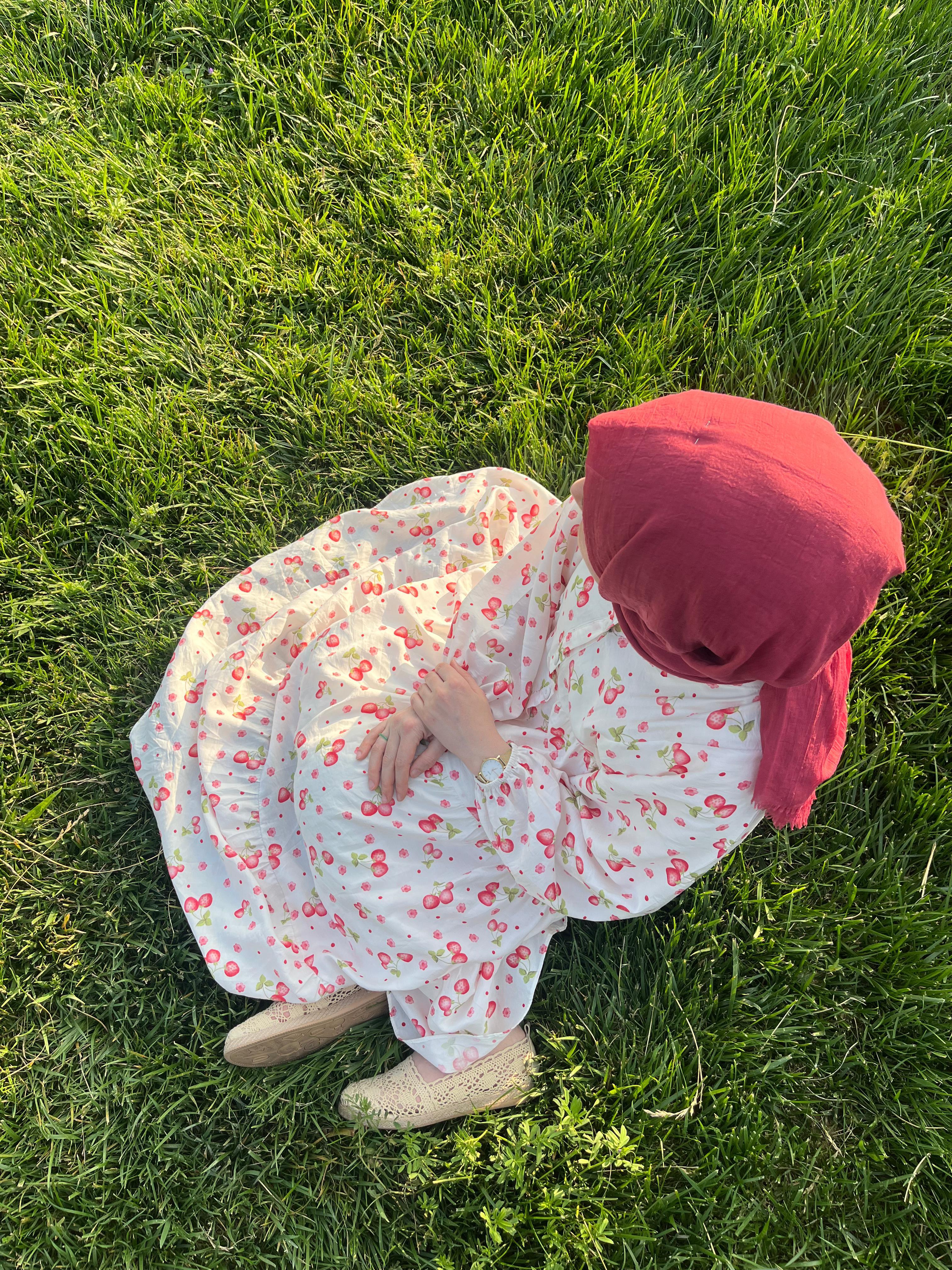 Çilek Desenli Elbise