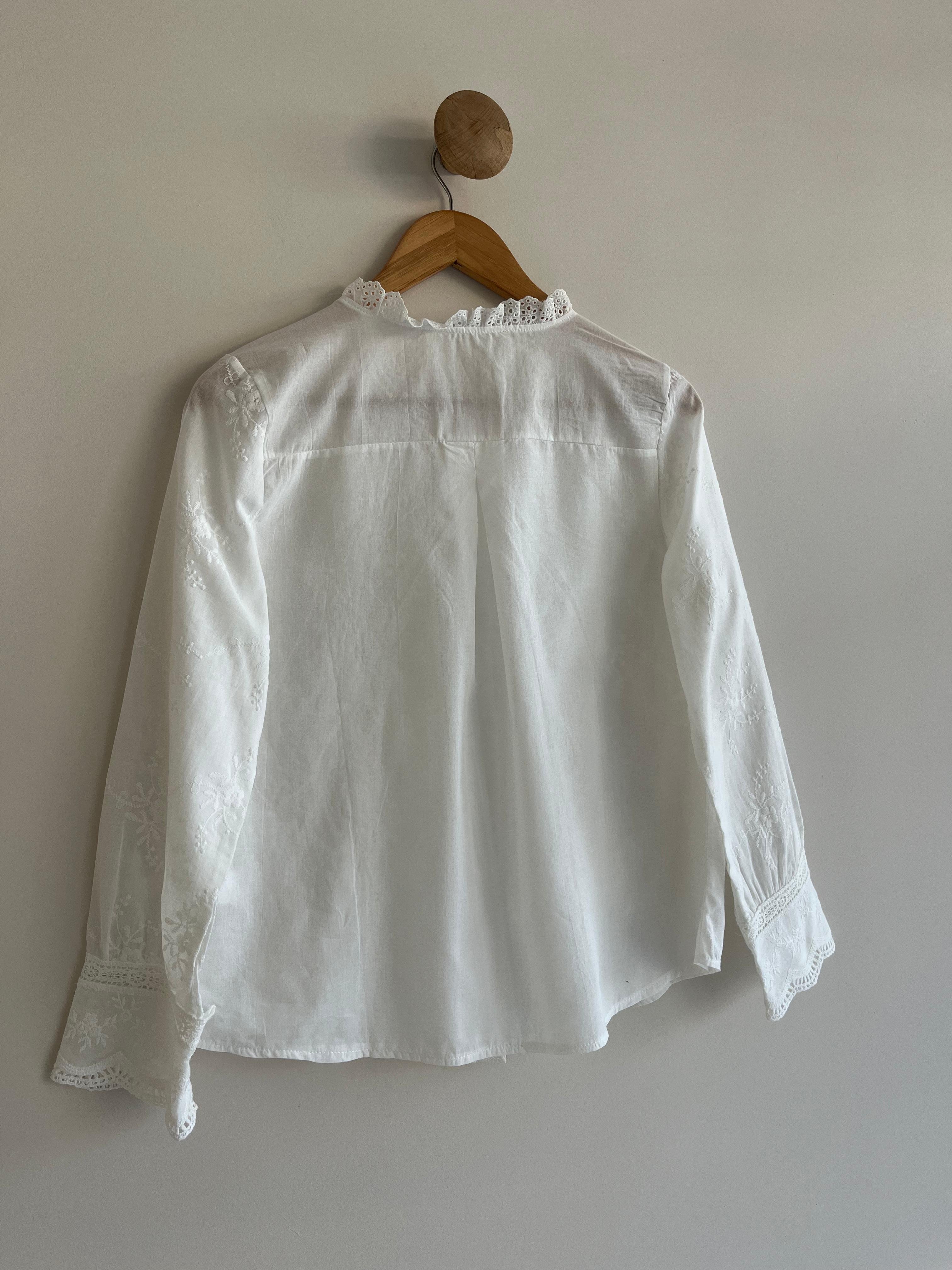 Lace Shirt with Scalloped Collar 