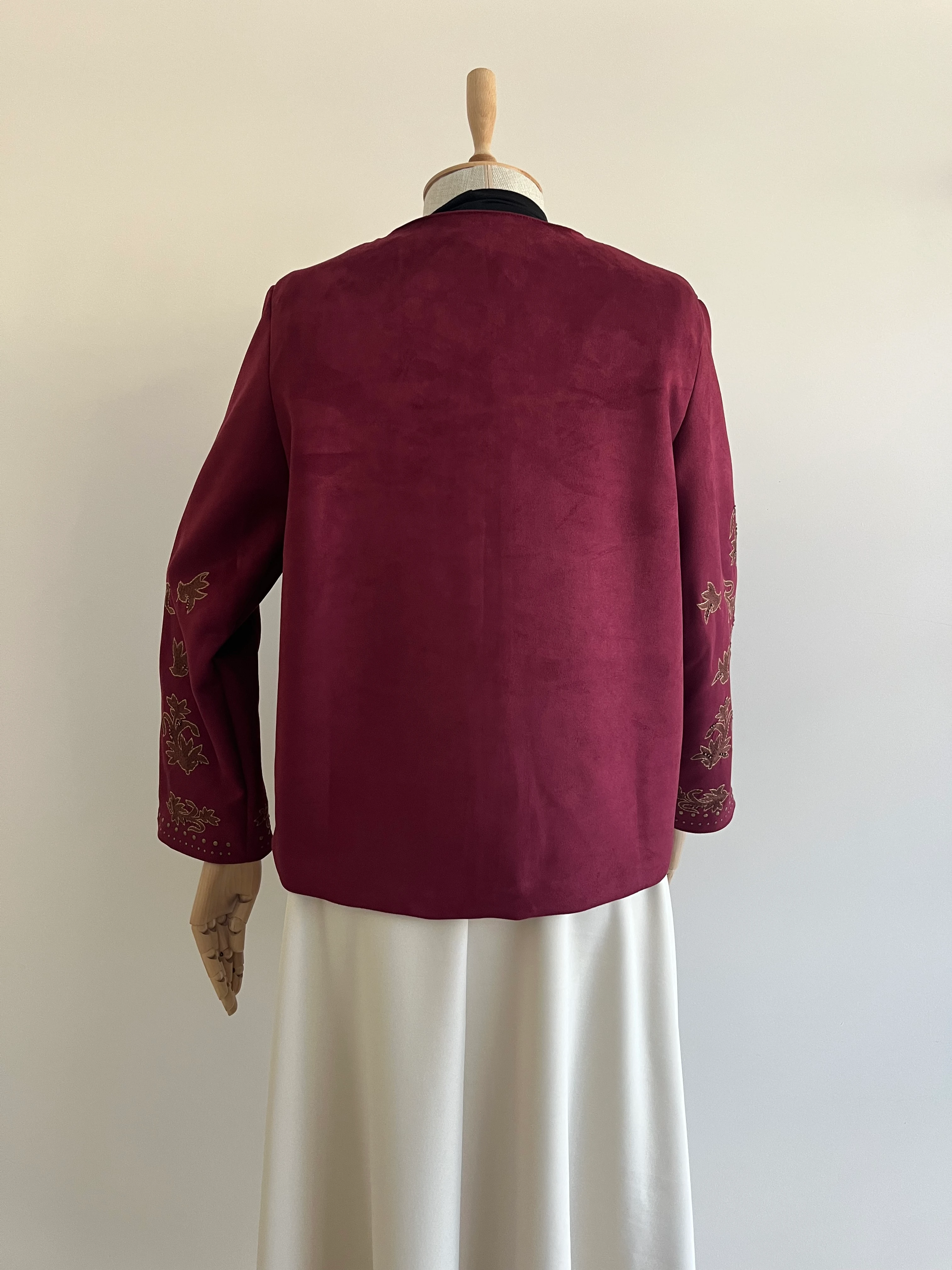 Boncuk İşlemeli Astarlı Süet Ceket