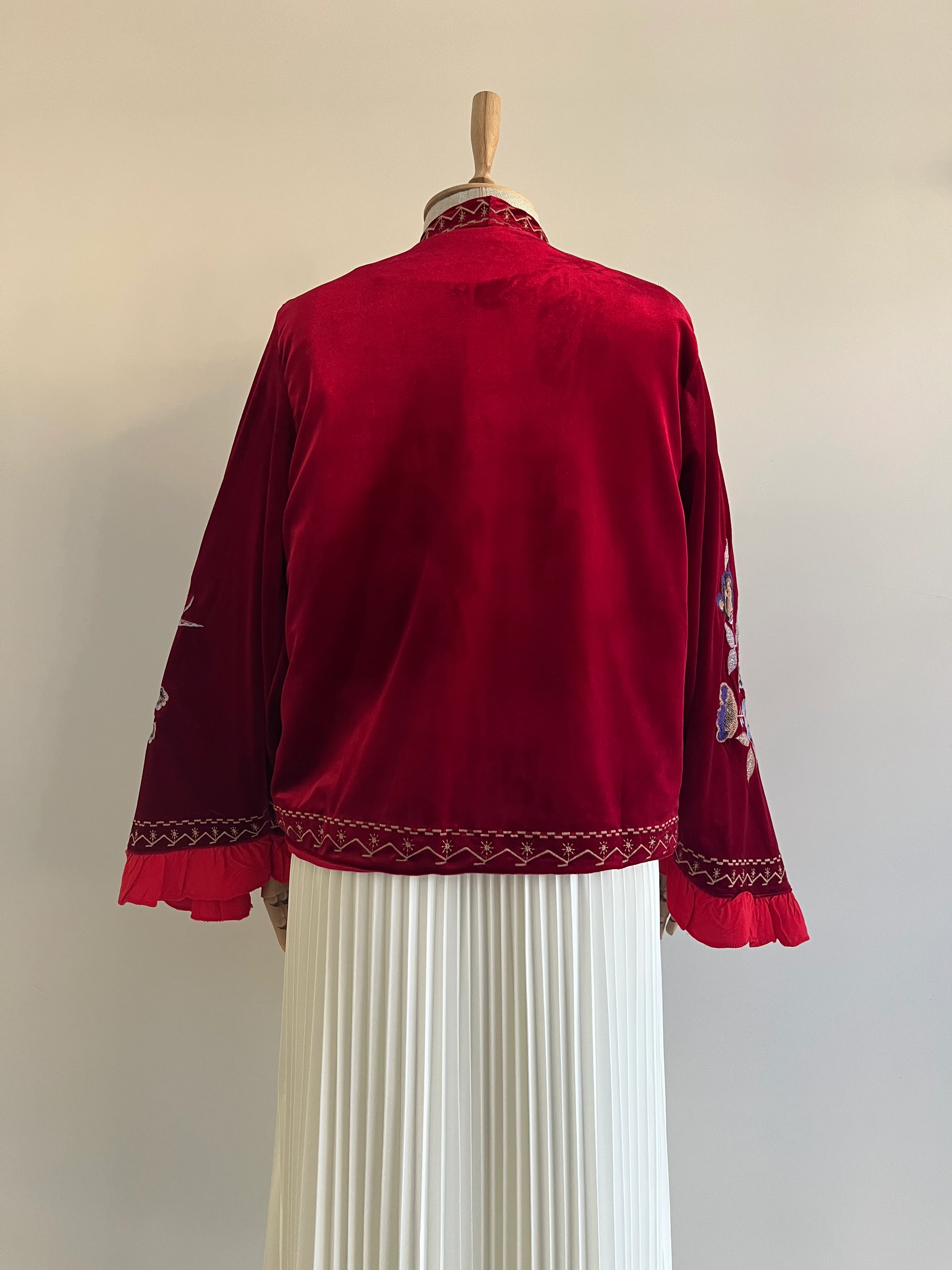 Kadife Nakışlı Ceket