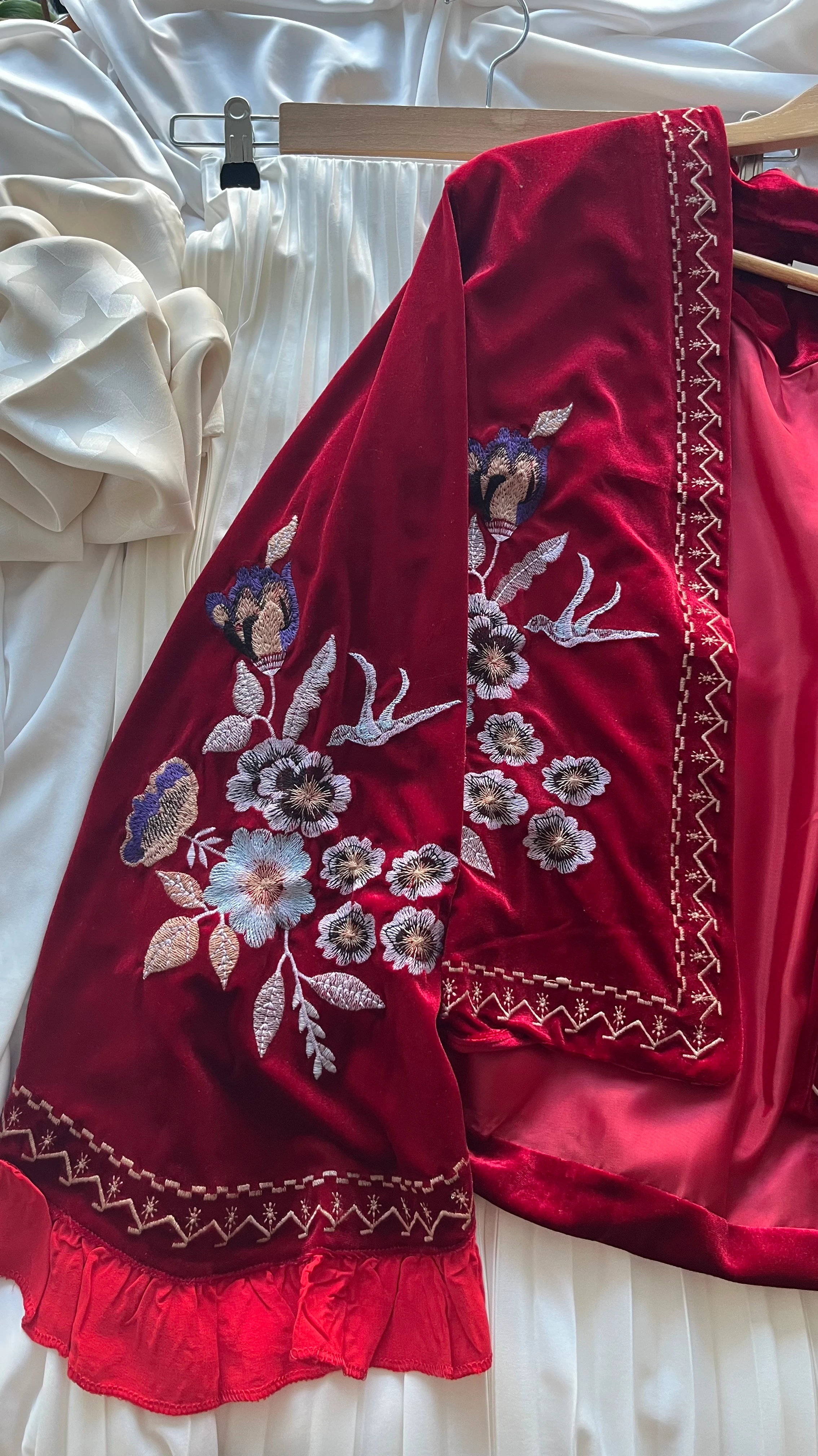 Kadife Nakışlı Ceket