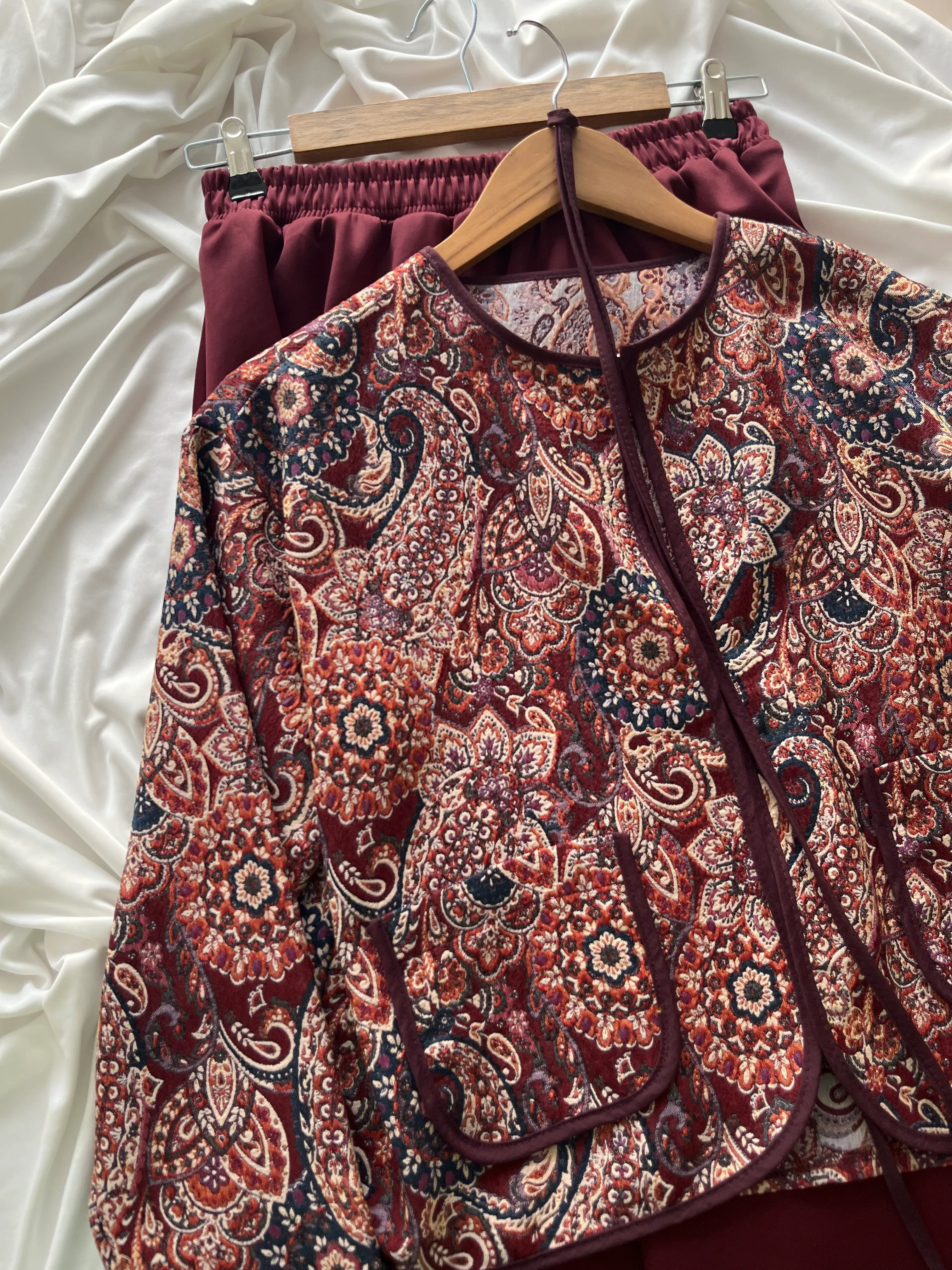 Kırmızı Etnik Desenli Ceket