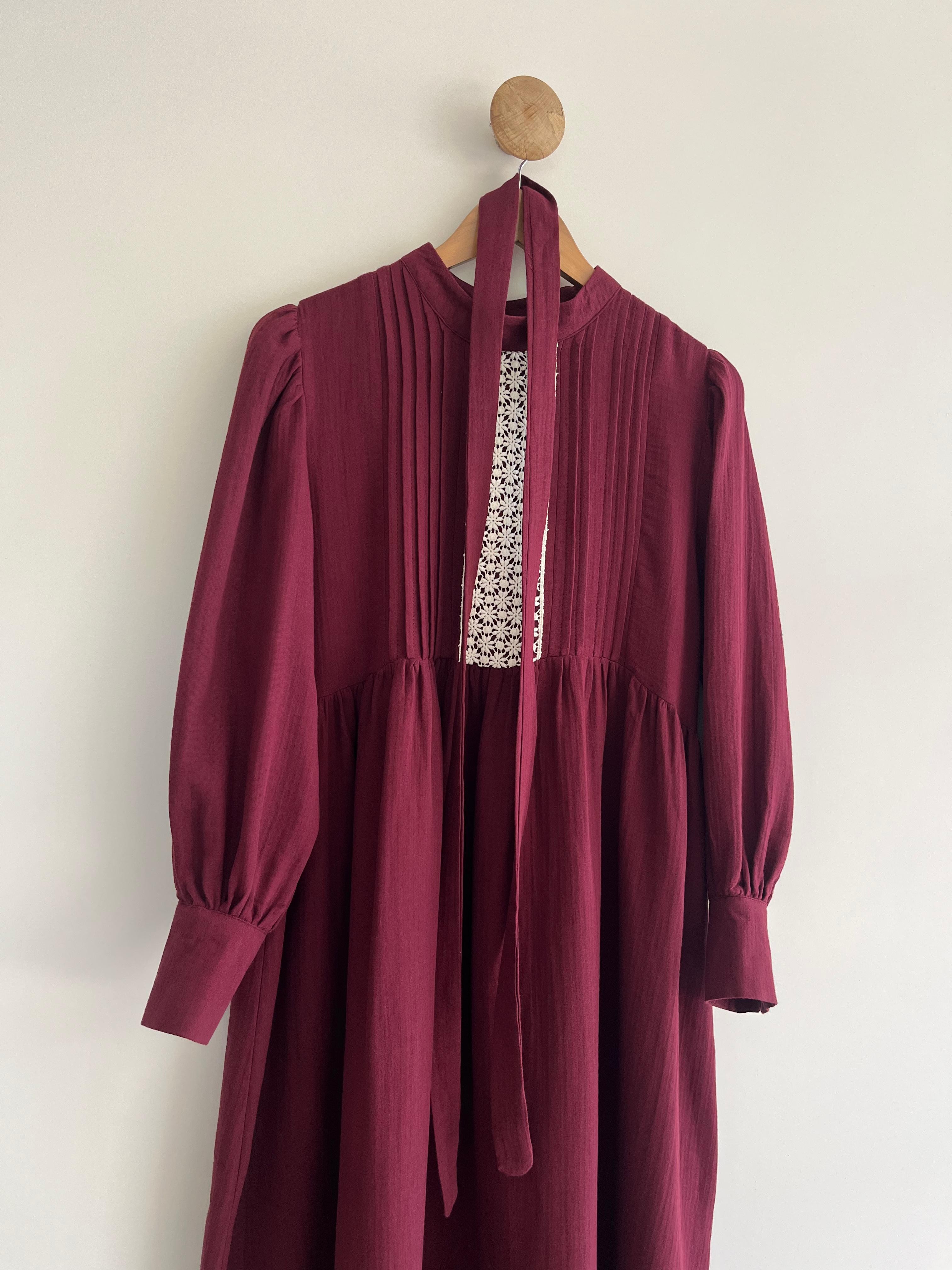 Ribbed and Lace Detailed Muslin Dress