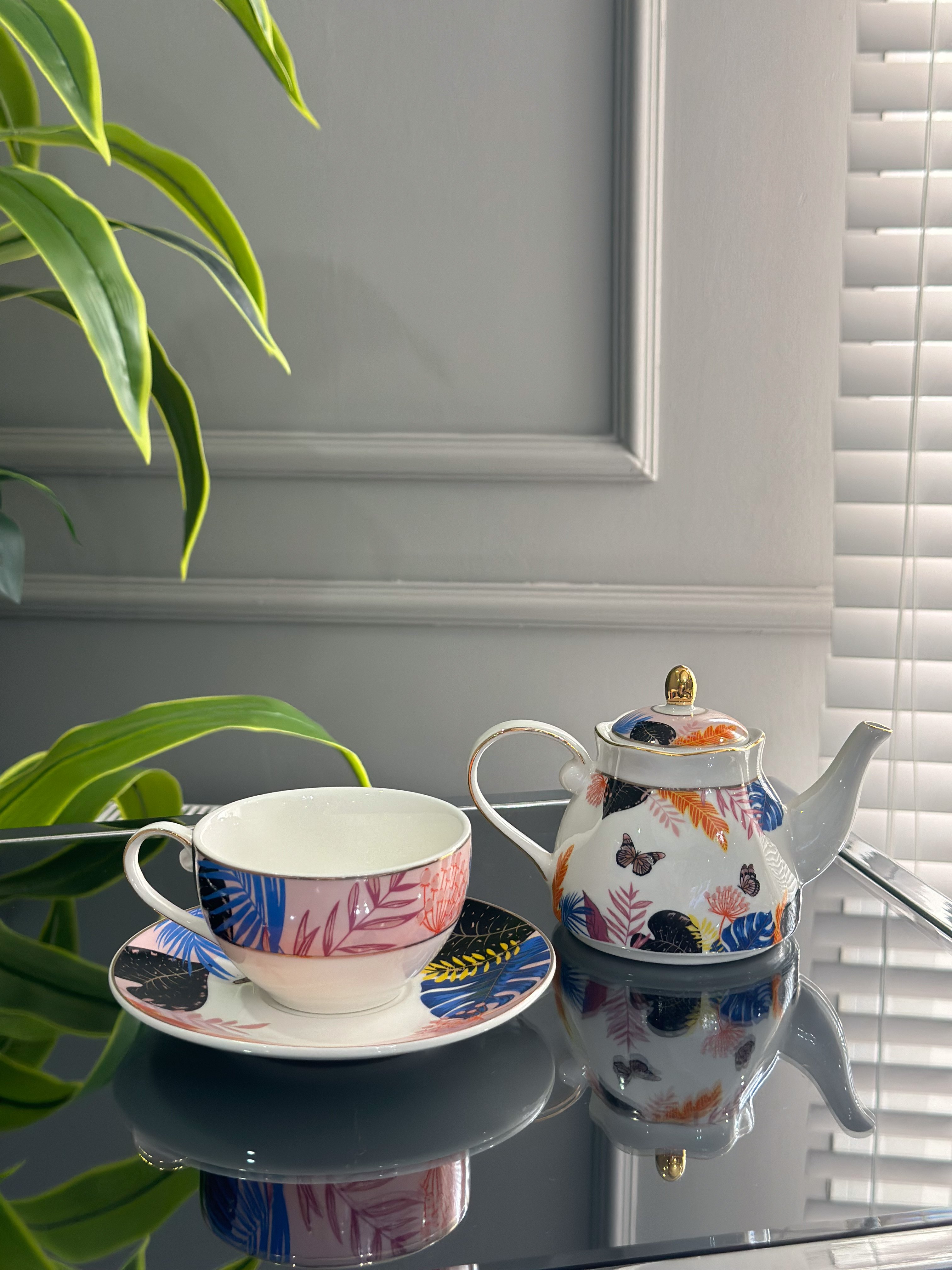 Butterfly 4 Parça Kelebek Desenli Çay Ve Kahve Fincanı + Porselen Demlik Seti