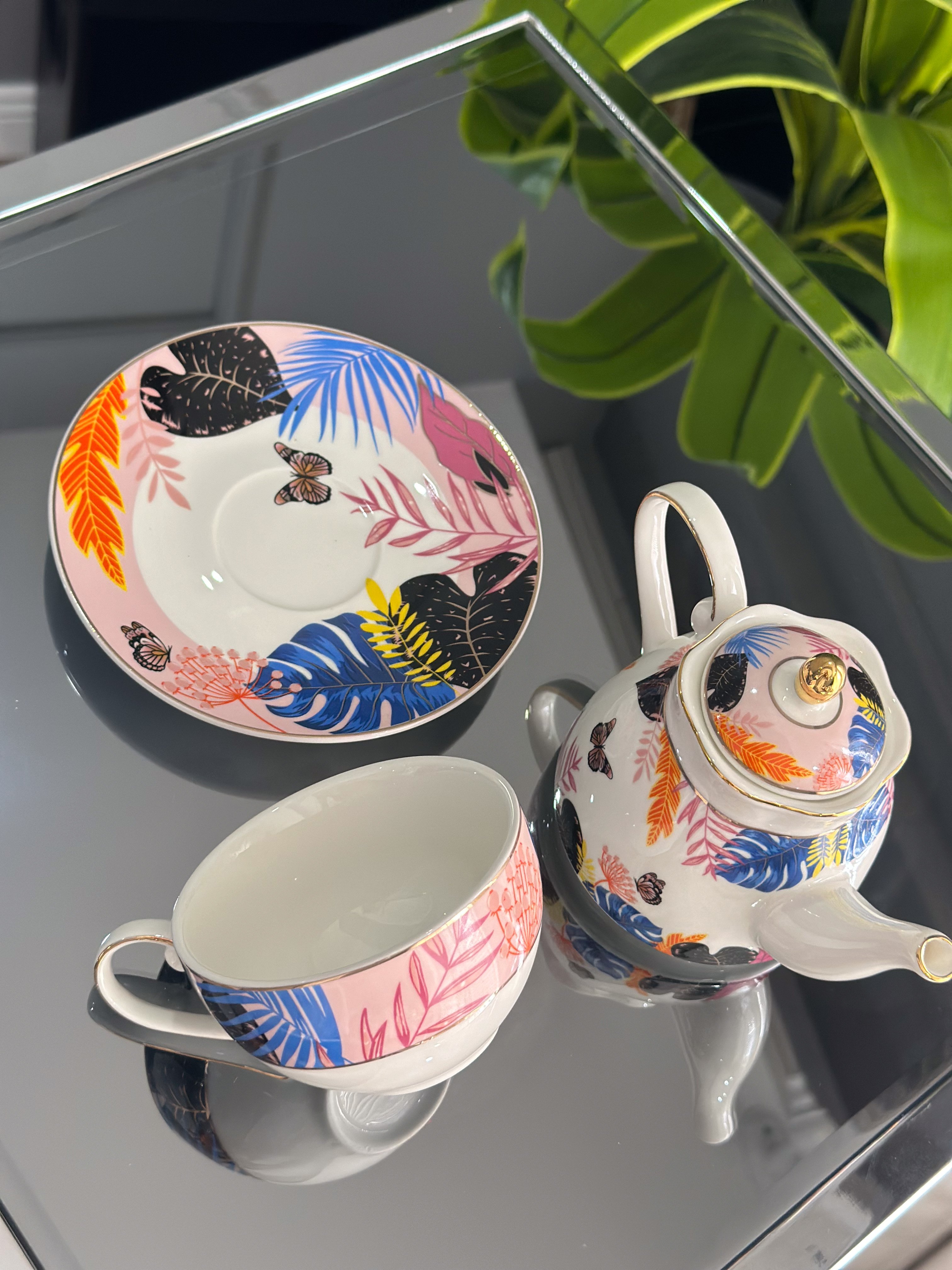 Butterfly 4 Parça Kelebek Desenli Çay Ve Kahve Fincanı + Porselen Demlik Seti