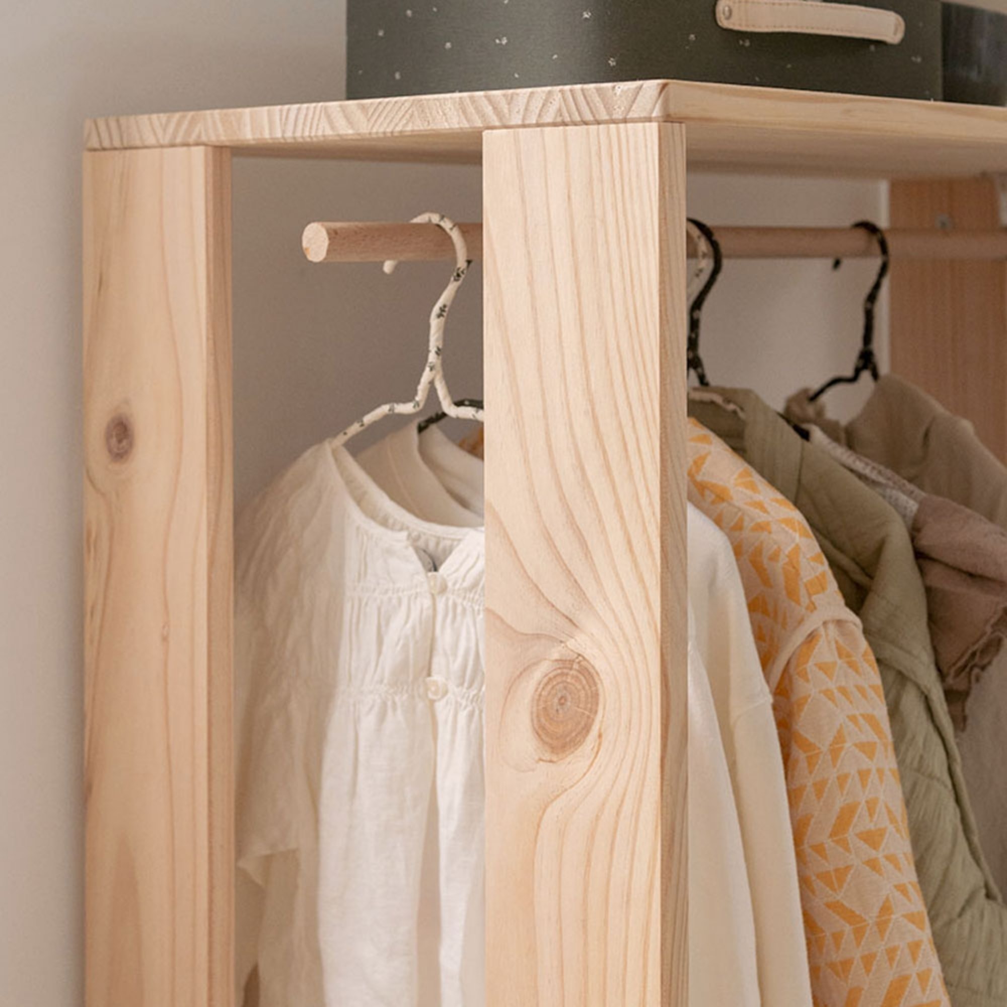 Vienas Montessori Ahşap Çocuk Odası Dolabı