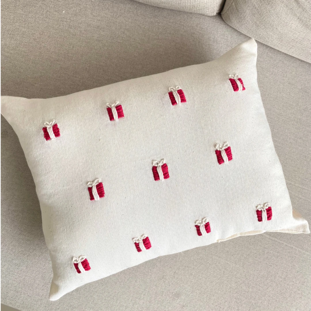 El Örgüsü Hediye Paketi Detaylı Kırlent Kılıfı