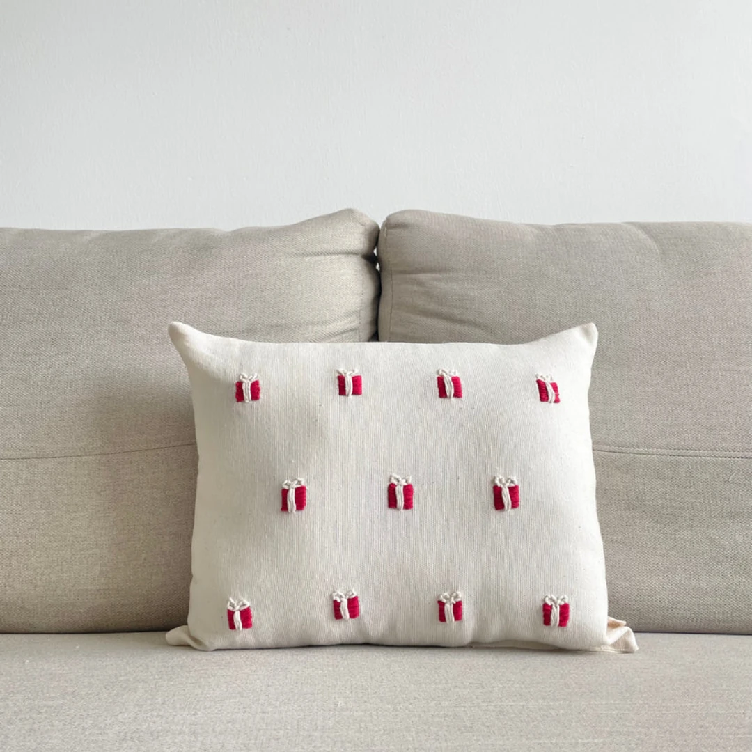 El Örgüsü Hediye Paketi Detaylı Kırlent Kılıfı