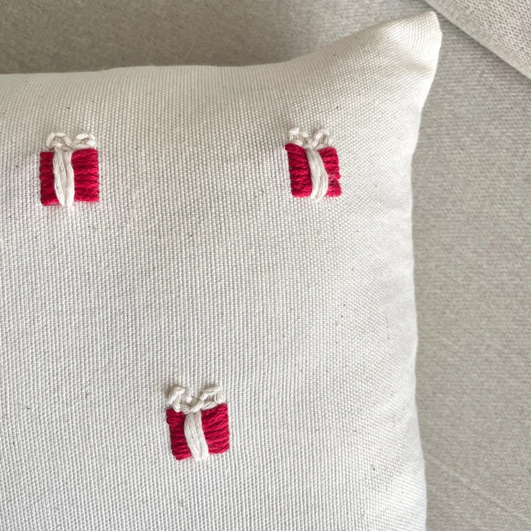 El Örgüsü Hediye Paketi Detaylı Kırlent Kılıfı