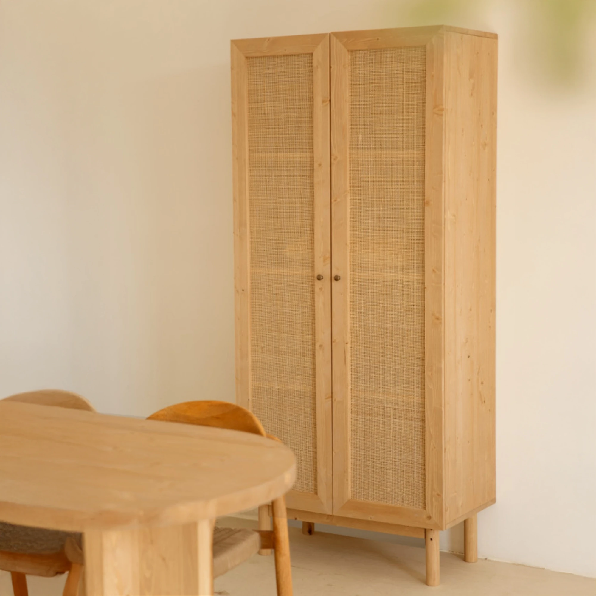 Vaxholm 2 Kapaklı Ahşap Dolap