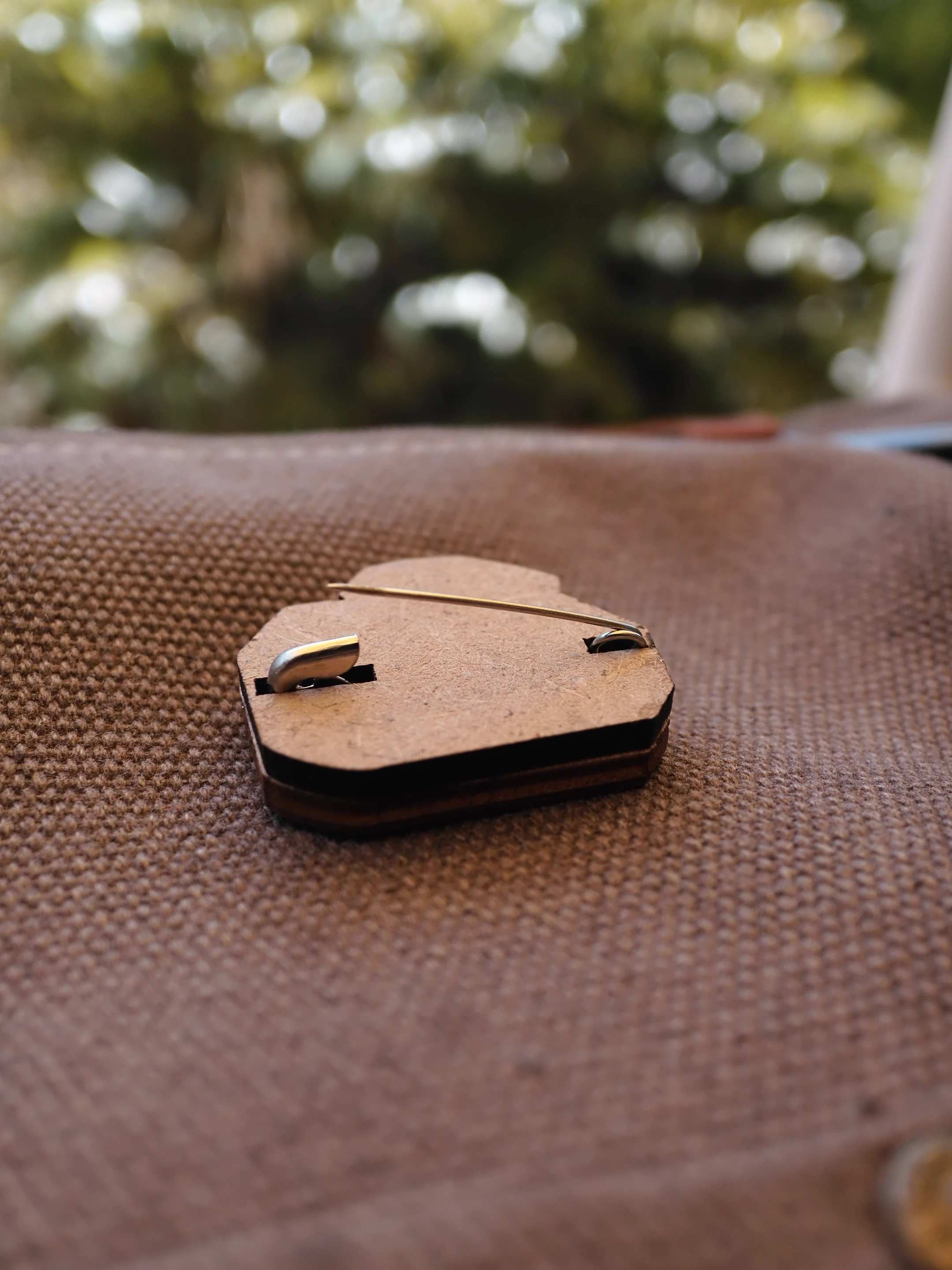 El Yapımı Ahşap Broş #12